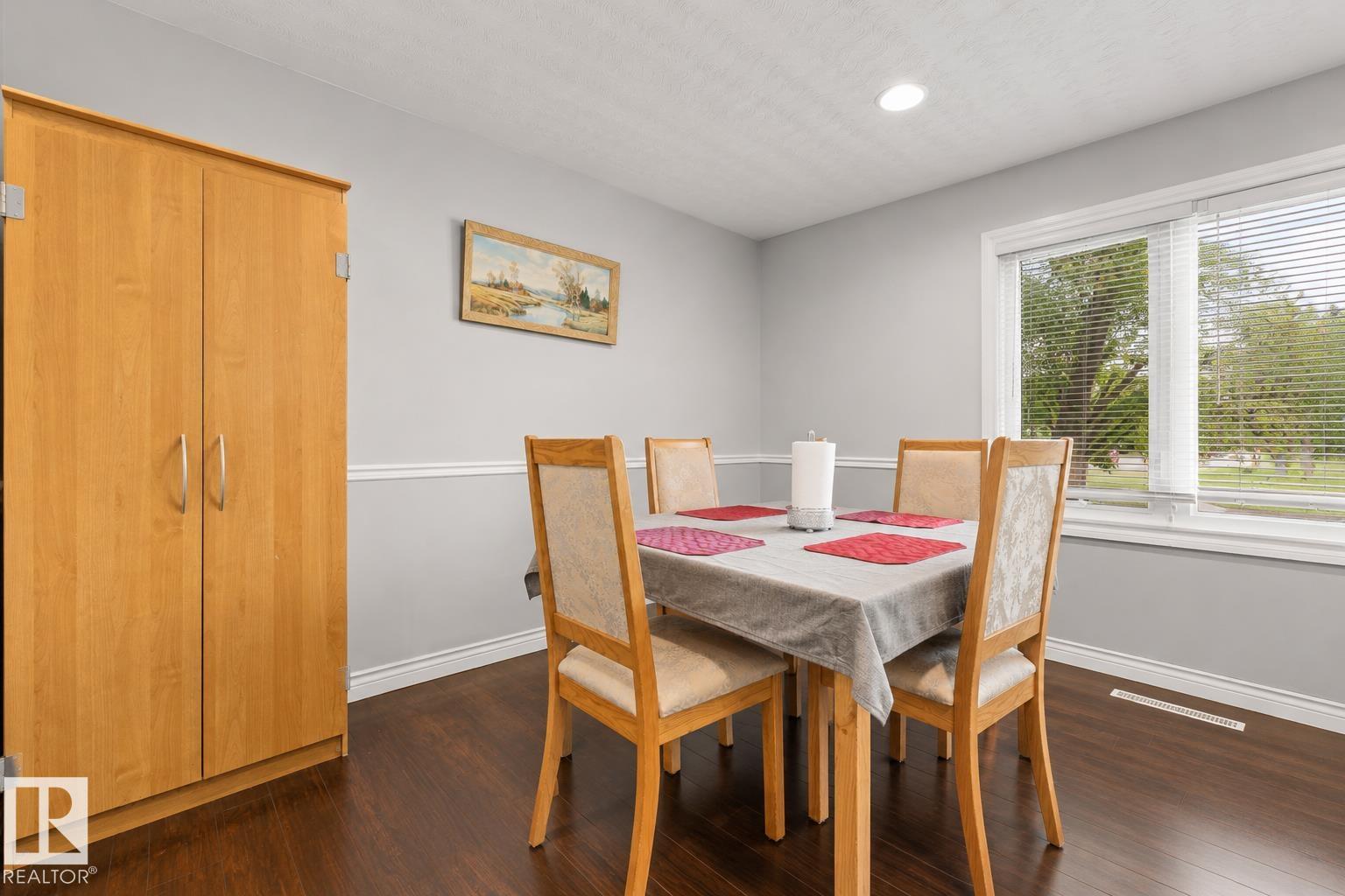 Photo 7 at 11234 40 Avenue NW, Royal Gardens, Edmonton