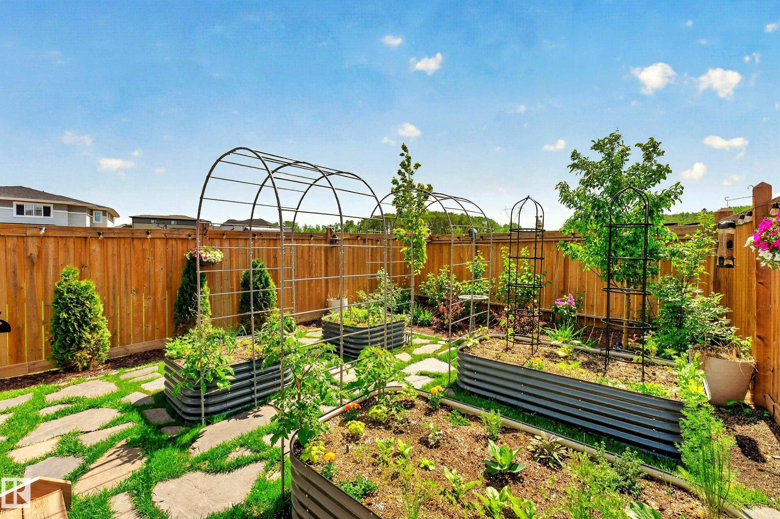 Photo 18 at 20507 128 Avenue NW, Trumpeter Area, Edmonton