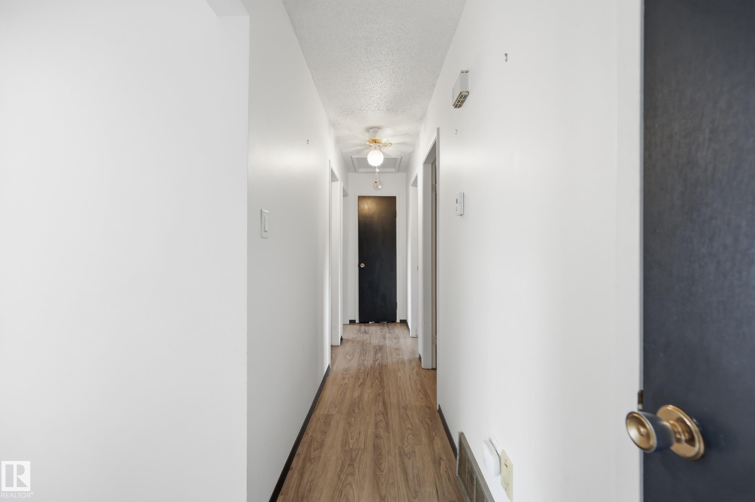 Photo 13 at 5515 143 Avenue NW, York, Edmonton