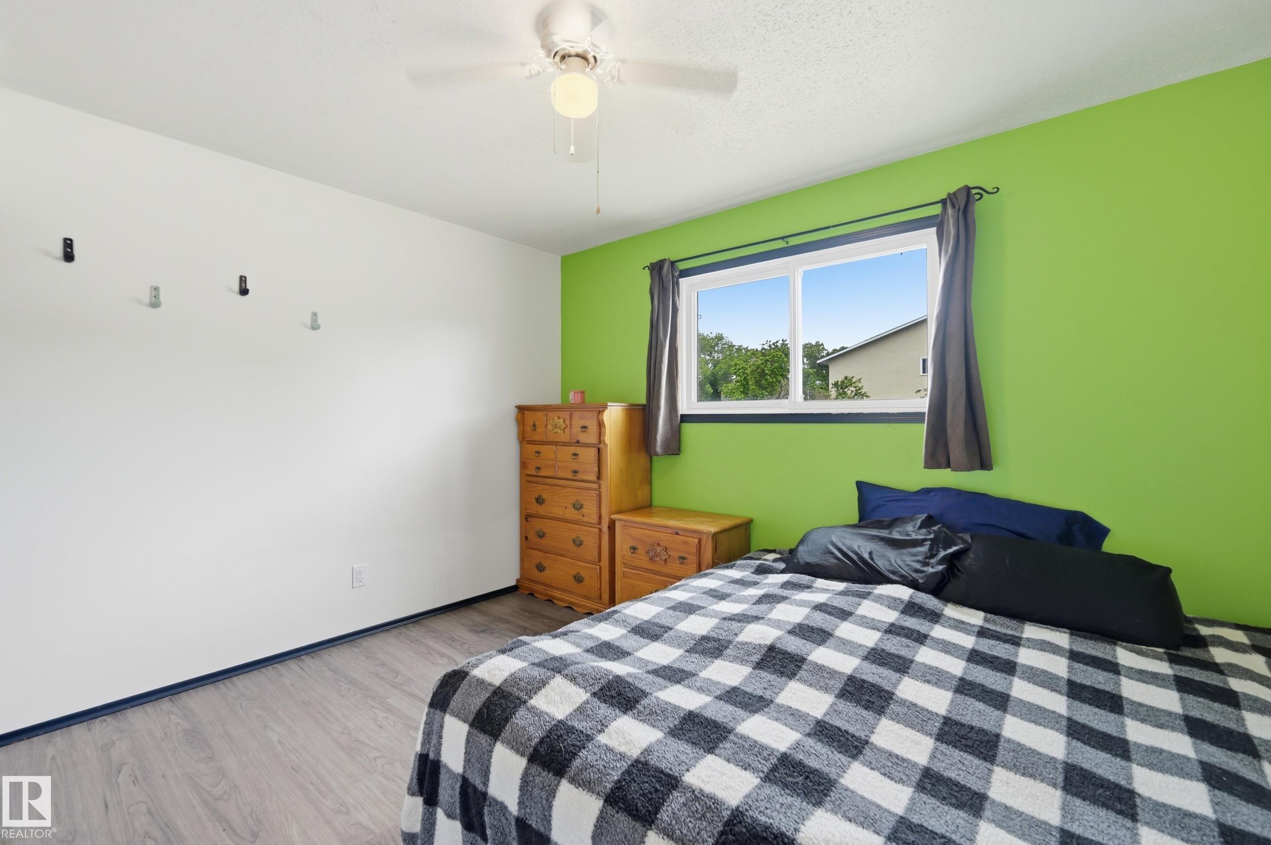 Photo 14 at 5515 143 Avenue NW, York, Edmonton