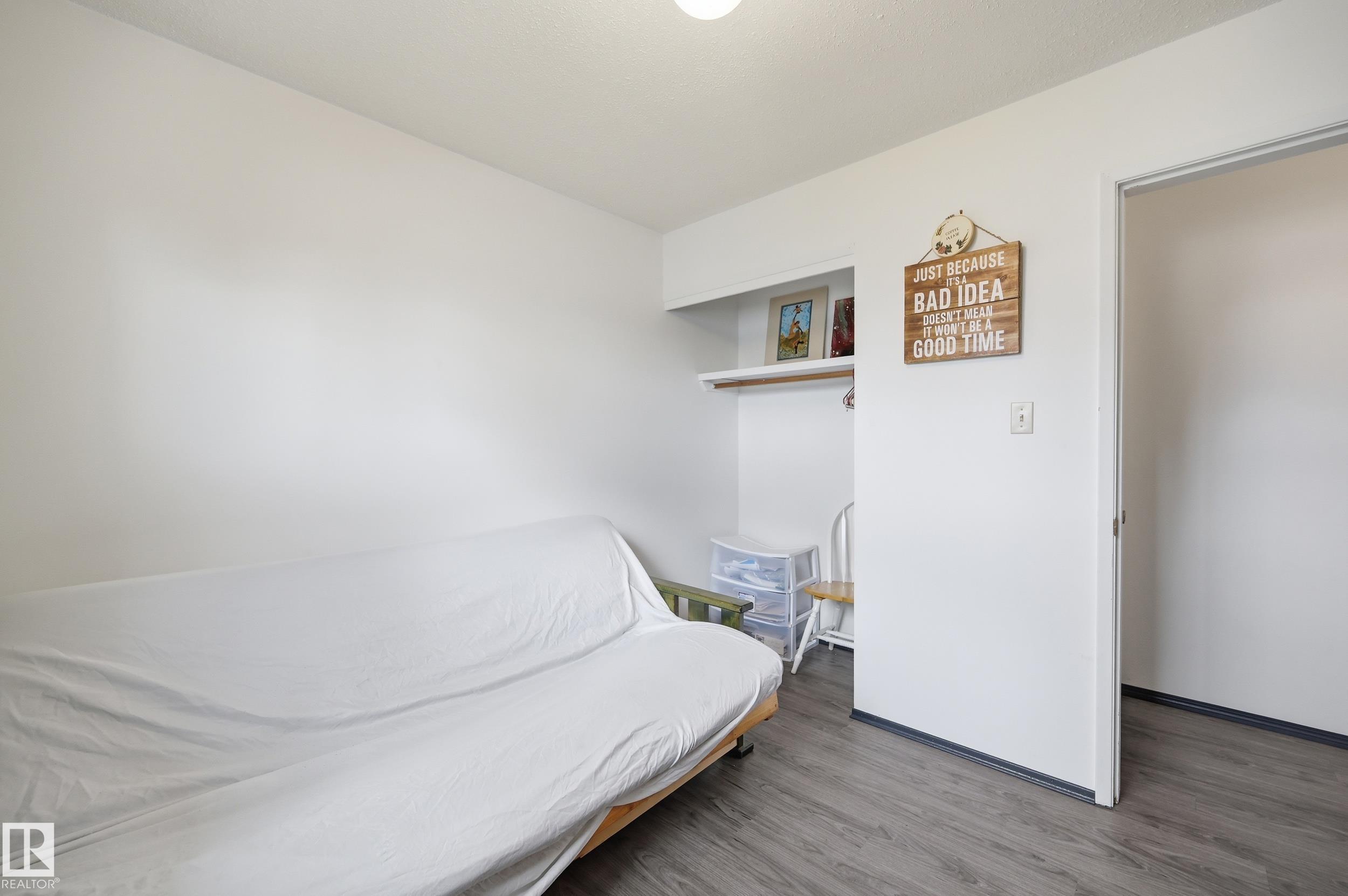 Photo 18 at 5515 143 Avenue NW, York, Edmonton