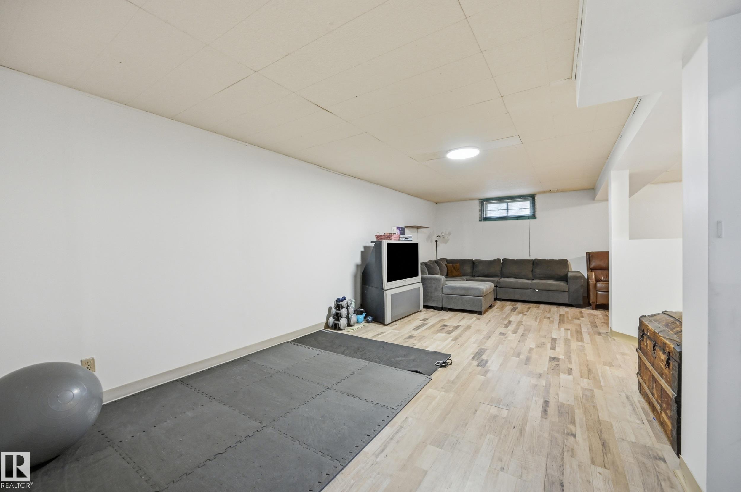 Photo 22 at 5515 143 Avenue NW, York, Edmonton