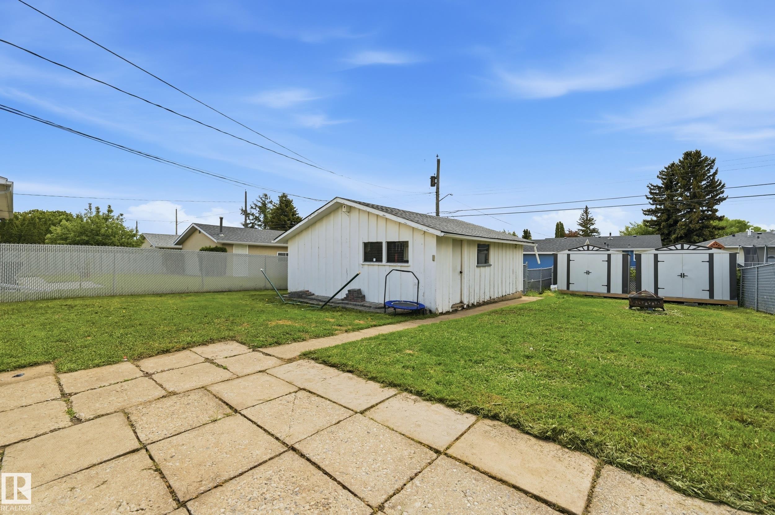 Photo 32 at 5515 143 Avenue NW, York, Edmonton