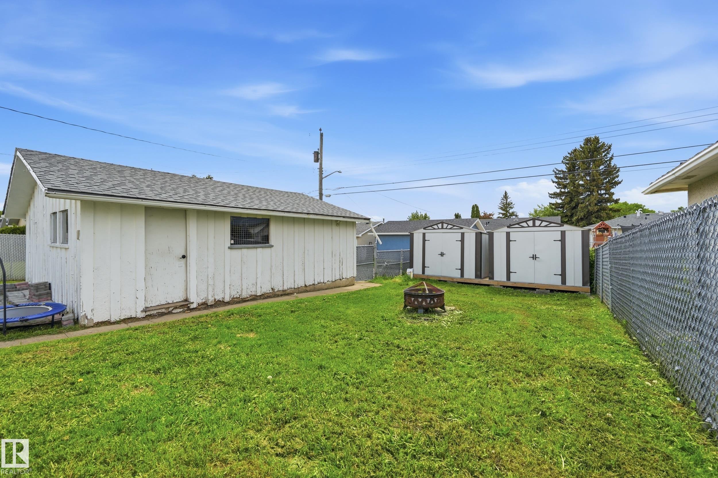 Photo 33 at 5515 143 Avenue NW, York, Edmonton