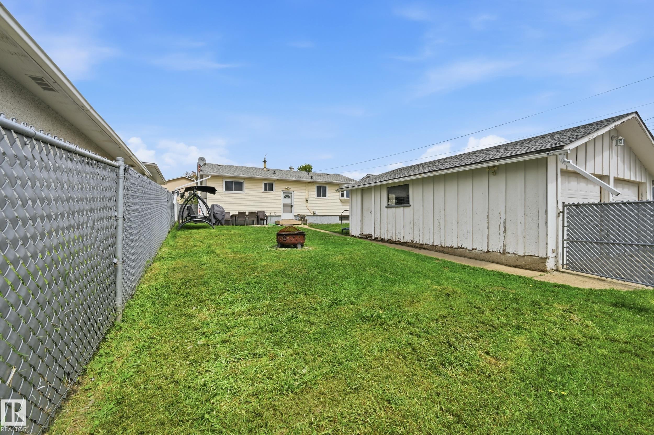 Photo 35 at 5515 143 Avenue NW, York, Edmonton