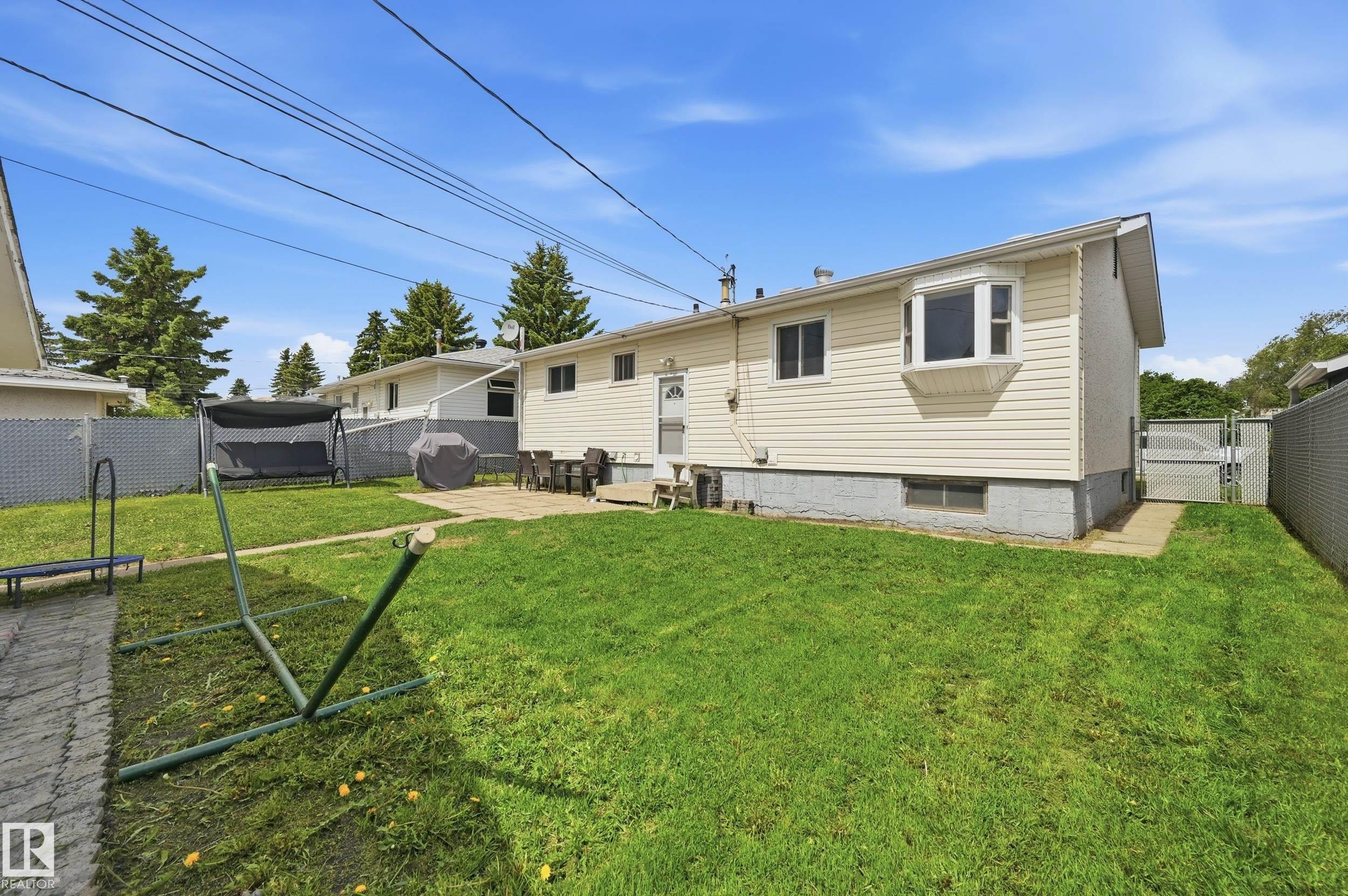 Photo 38 at 5515 143 Avenue NW, York, Edmonton