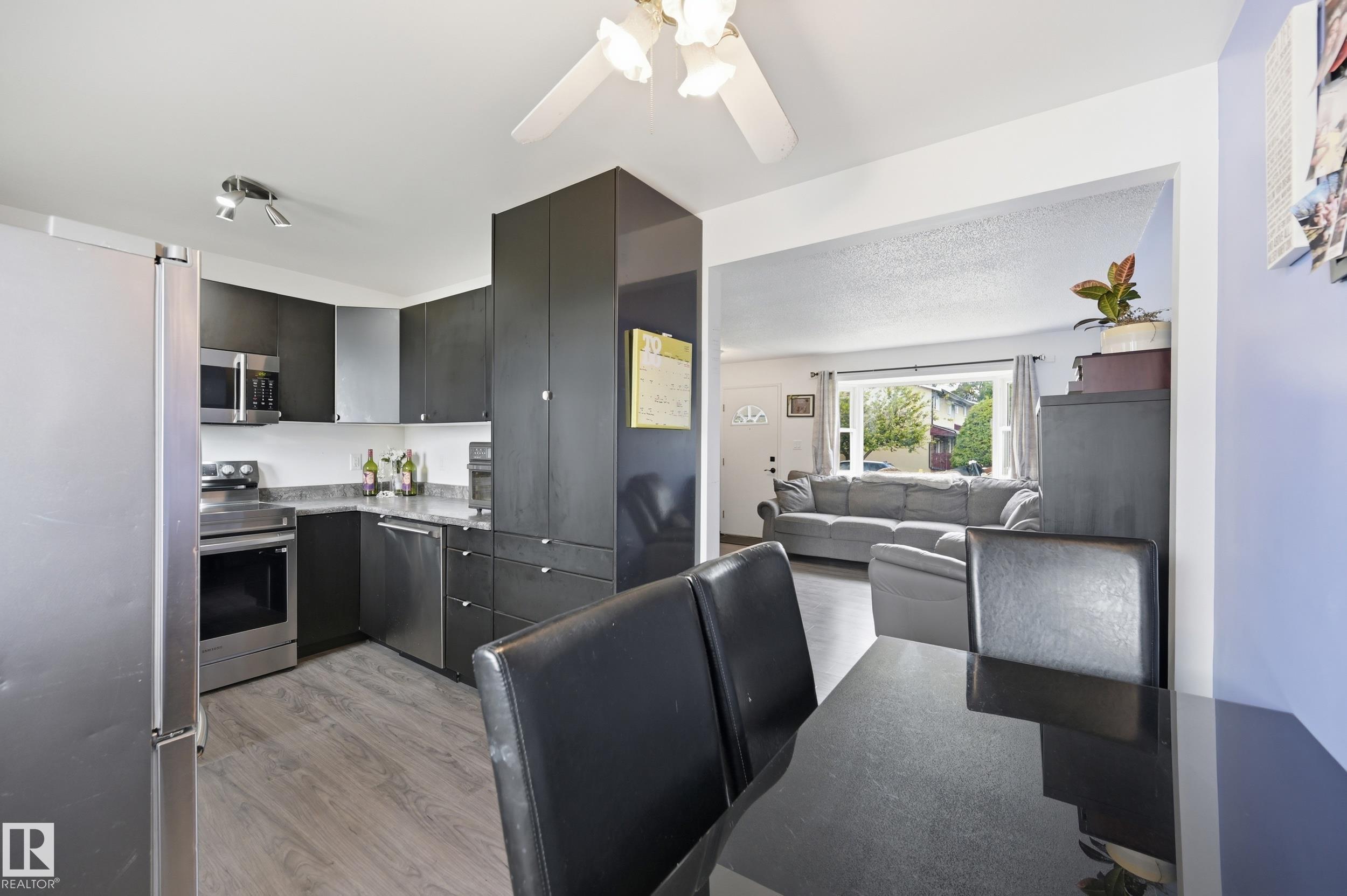 Photo 10 at 5515 143 Avenue NW, York, Edmonton