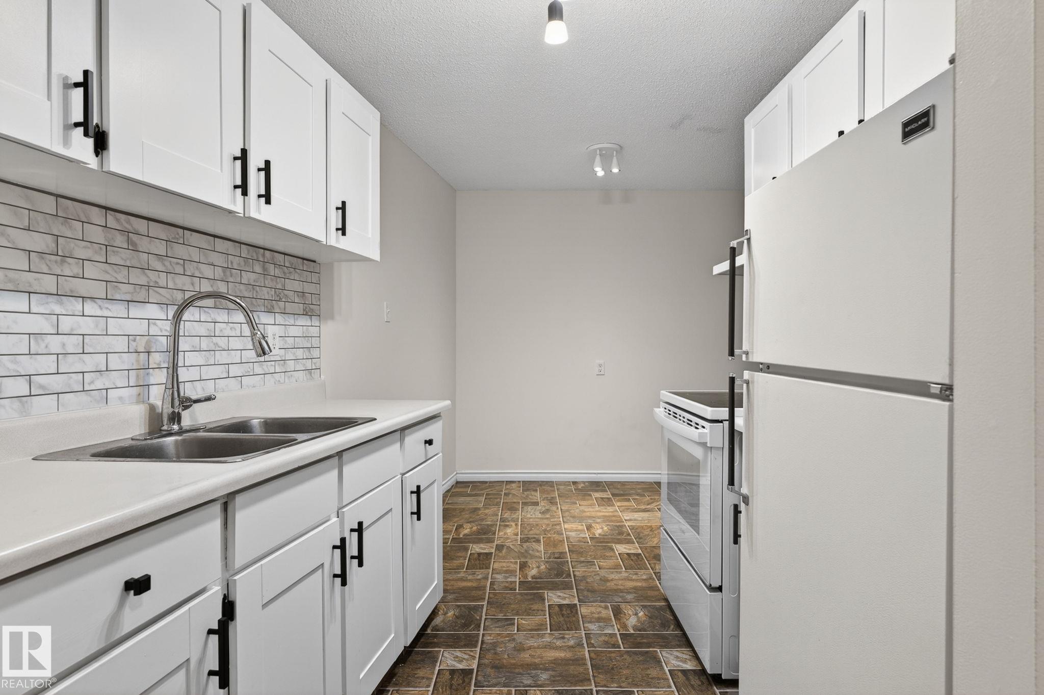 305 - 10335 117 Street NW, Wîhkwêntôwin, Edmonton
