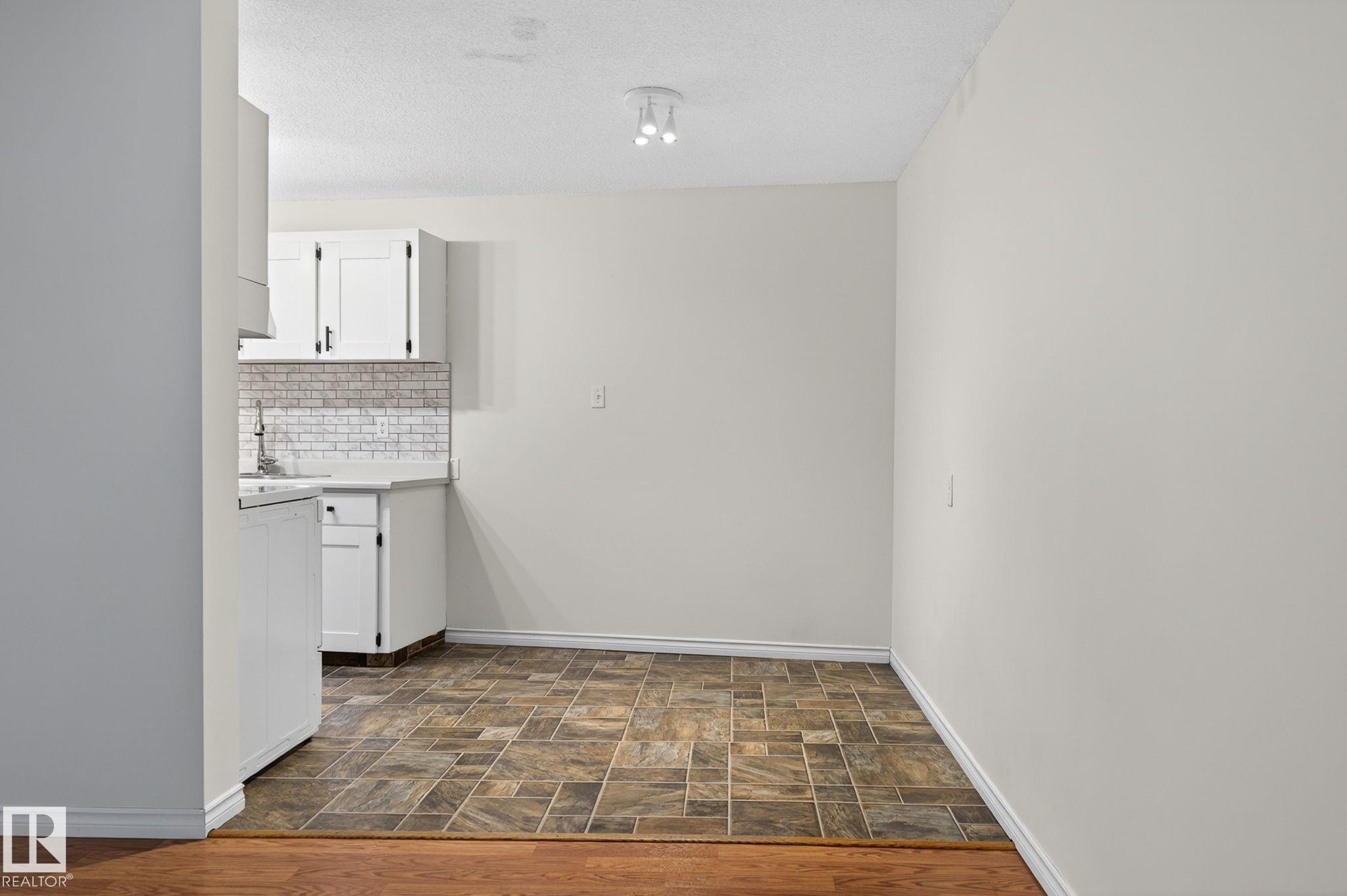 Photo 8 at 305 - 10335 117 Street NW, Wîhkwêntôwin, Edmonton
