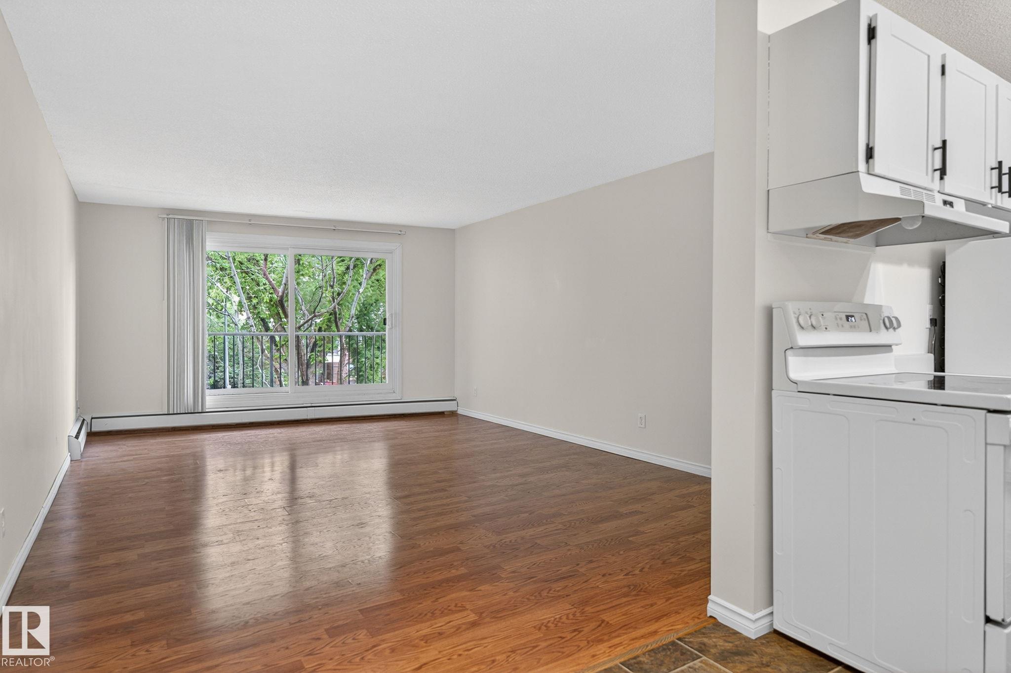 Photo 9 at 305 - 10335 117 Street NW, Wîhkwêntôwin, Edmonton