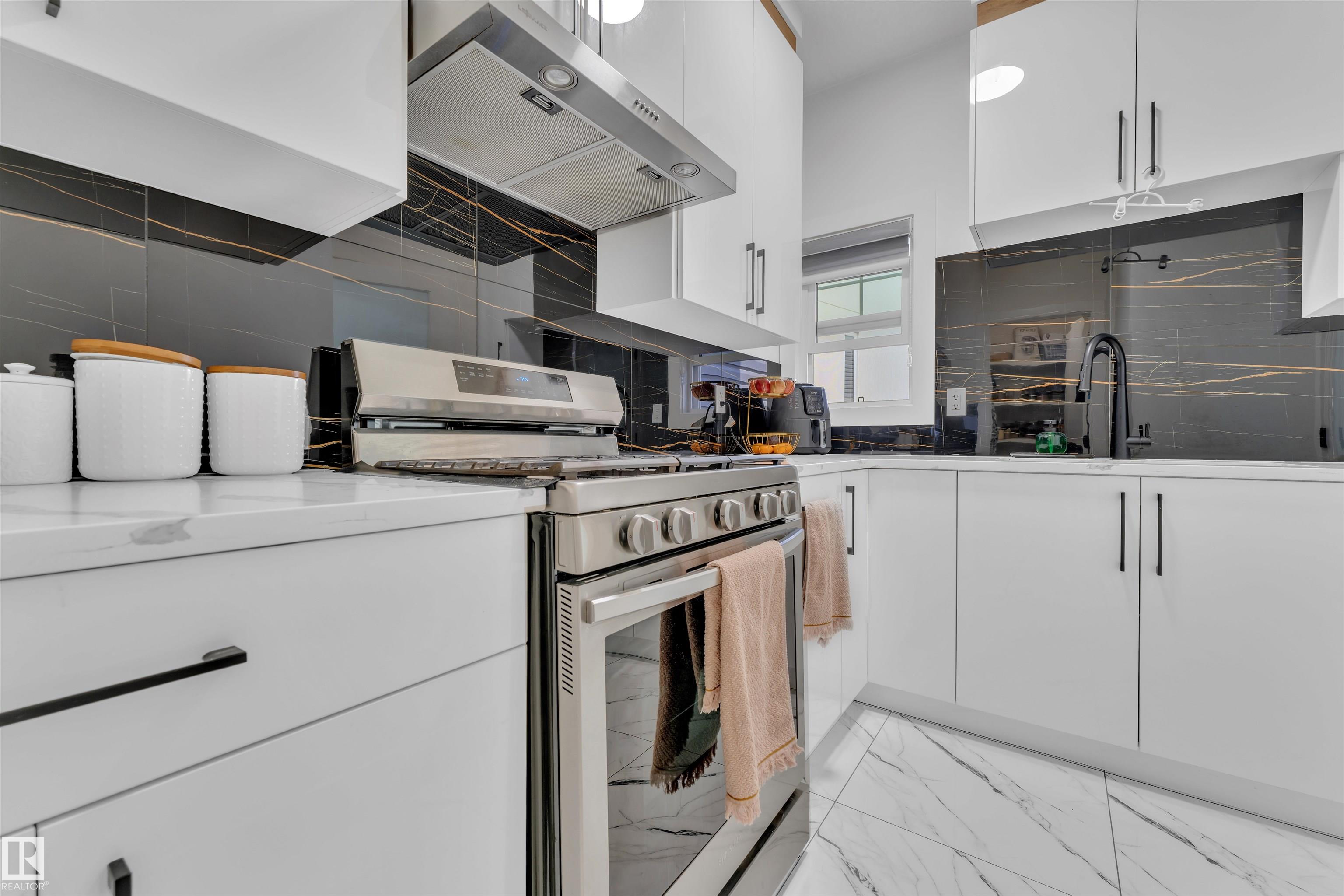 Photo 17 at 1809 18a Avenue NW, Laurel, Edmonton