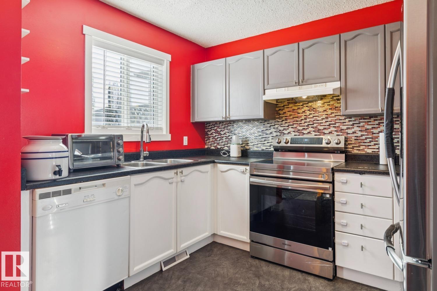 Photo 12 at 15043 132 Street NW, Cumberland, Edmonton
