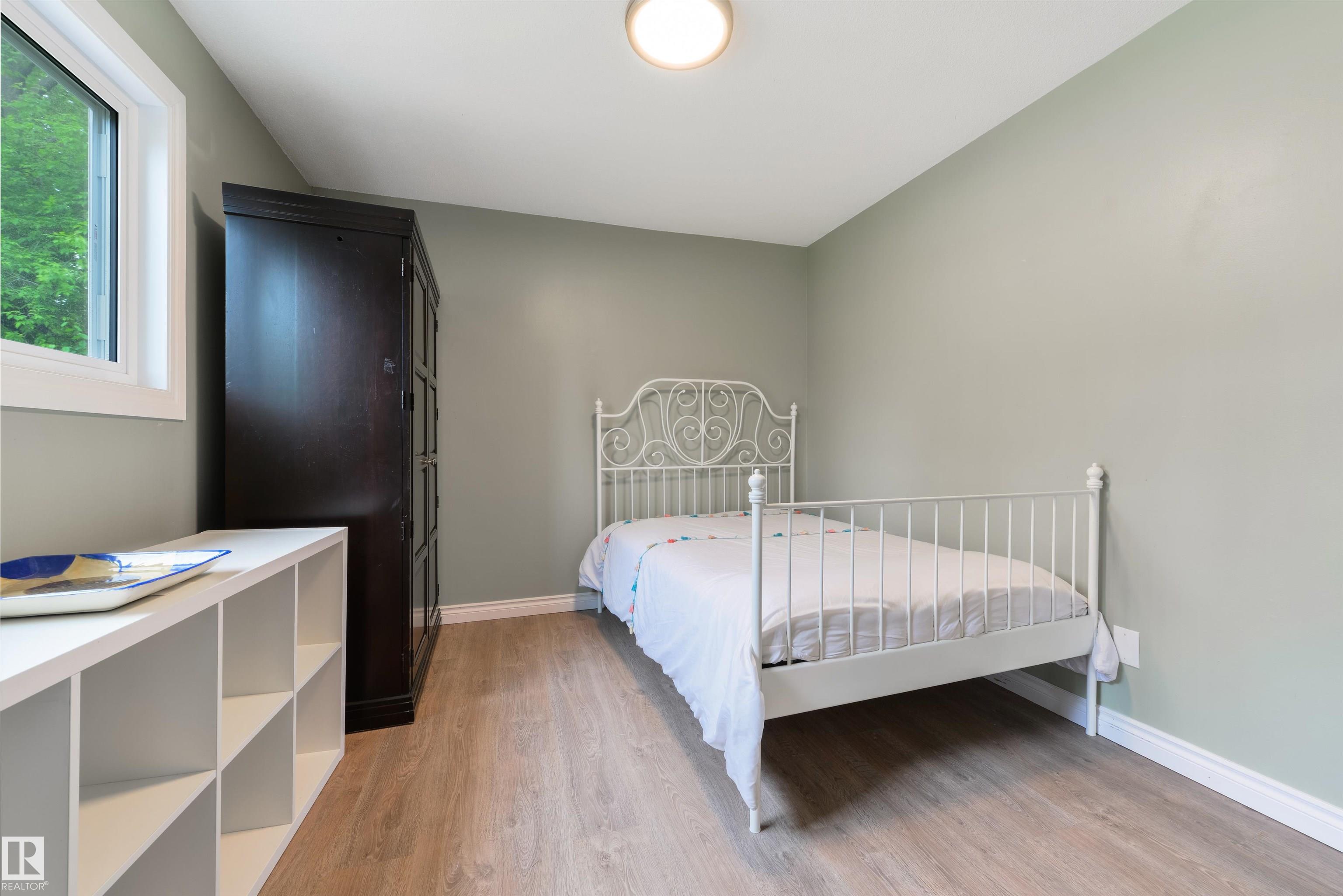Photo 16 at 3 Benton Street, Brookwood, Spruce Grove