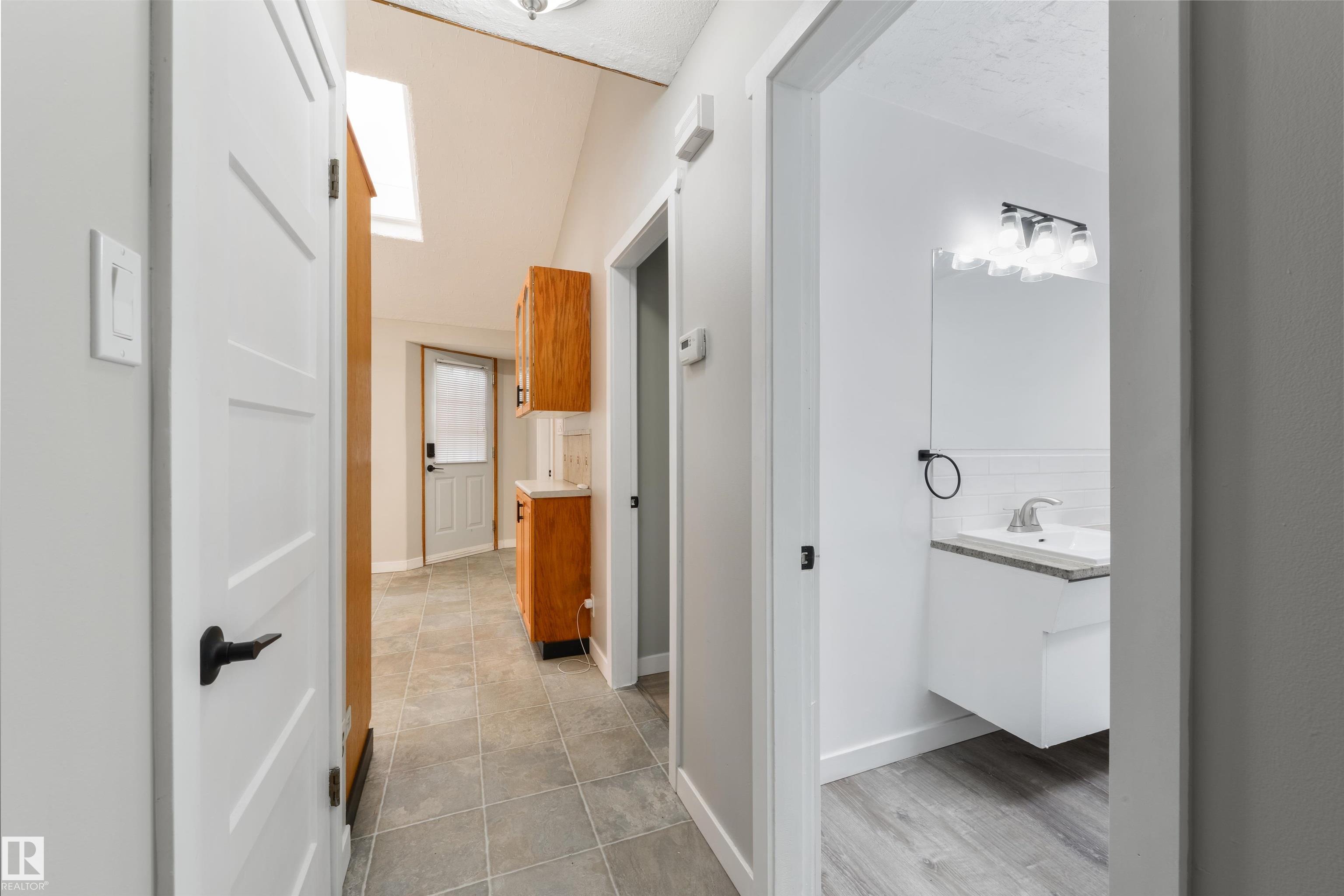 Photo 17 at 3 Benton Street, Brookwood, Spruce Grove