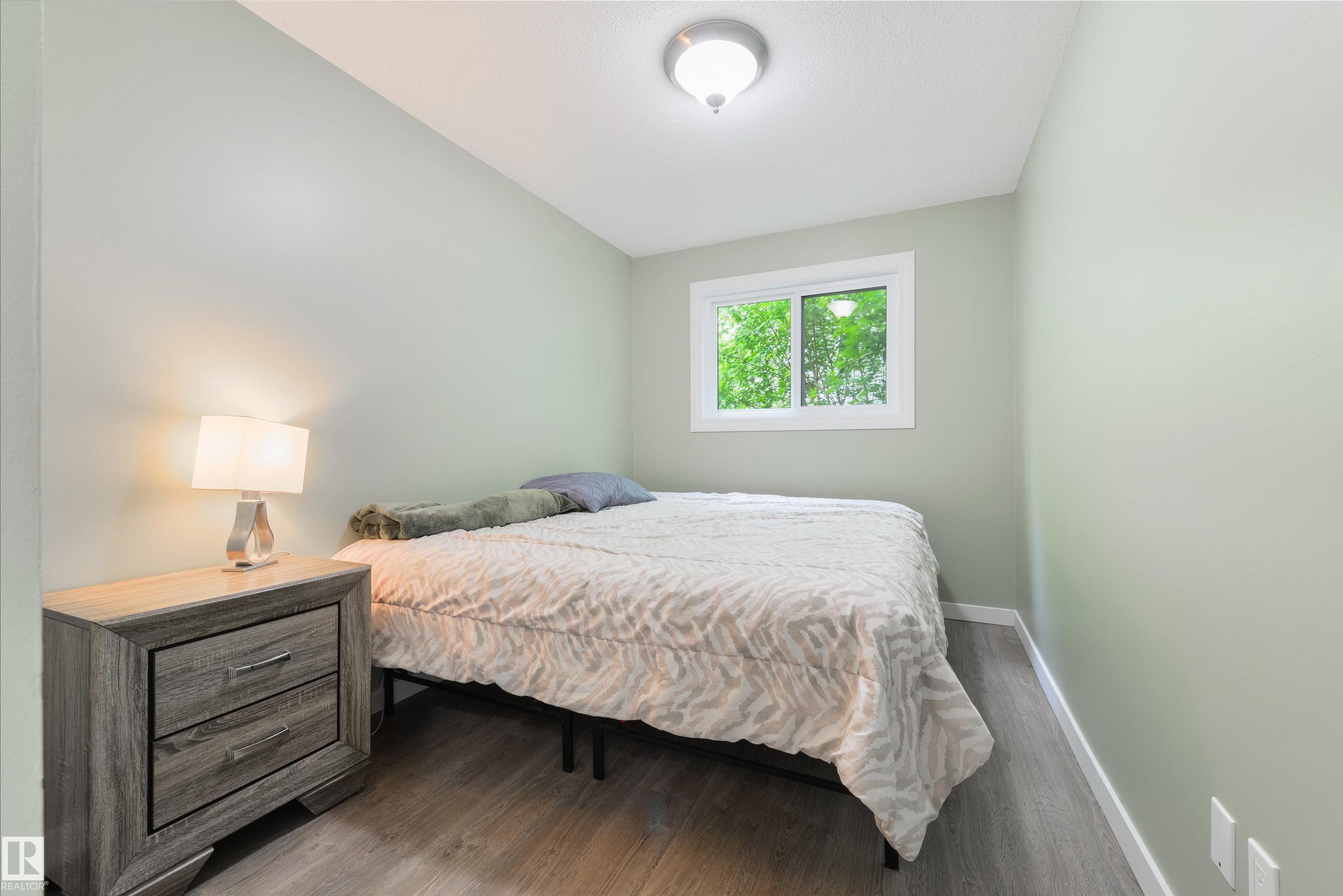 Photo 18 at 3 Benton Street, Brookwood, Spruce Grove