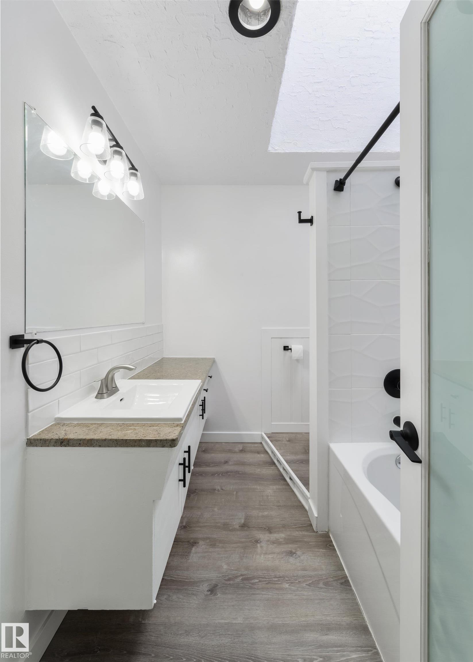 Photo 19 at 3 Benton Street, Brookwood, Spruce Grove