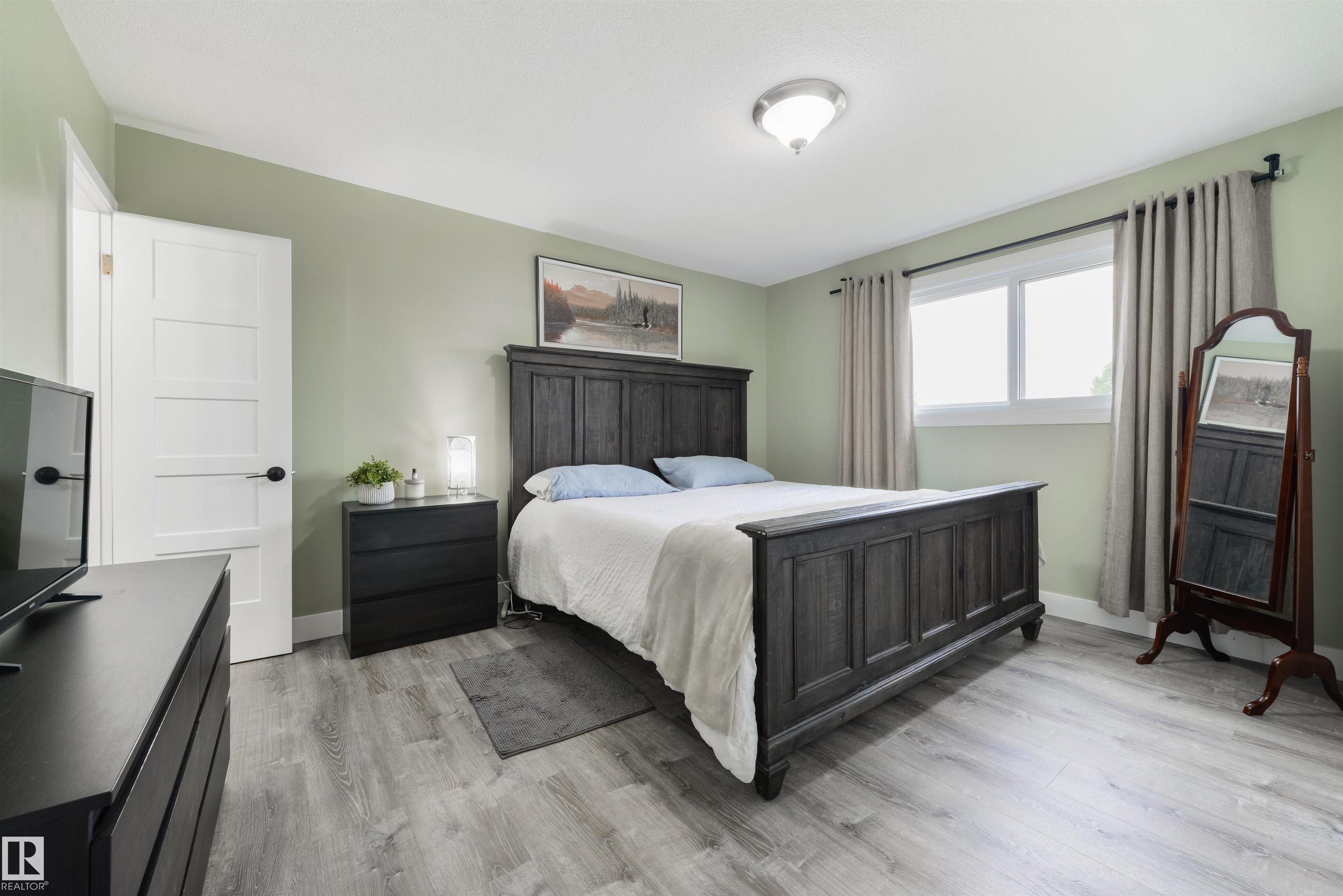 Photo 21 at 3 Benton Street, Brookwood, Spruce Grove