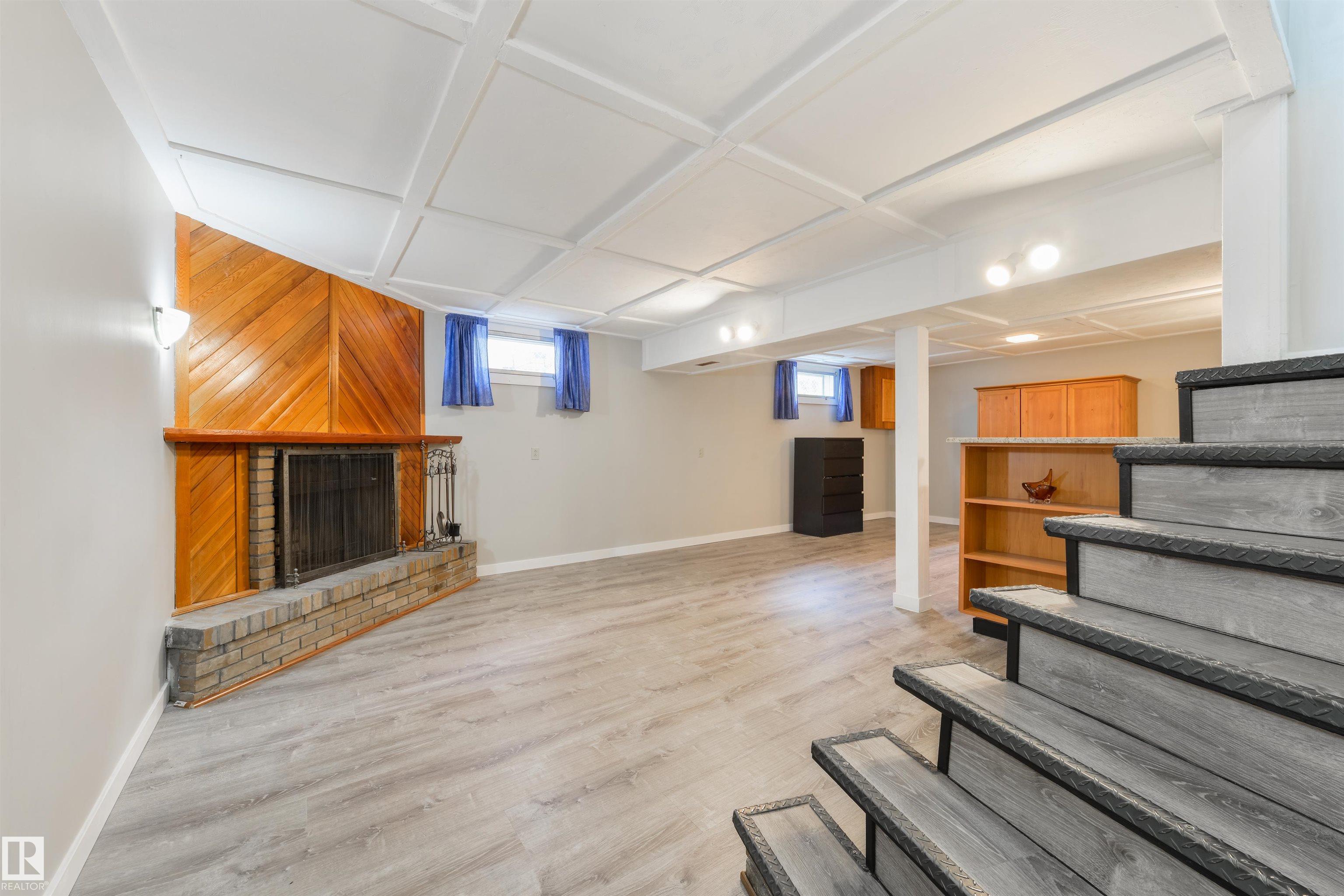 Photo 26 at 3 Benton Street, Brookwood, Spruce Grove