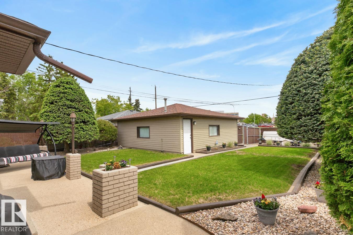 Photo 33 at 9523 52 Street NW, Ottewell, Edmonton