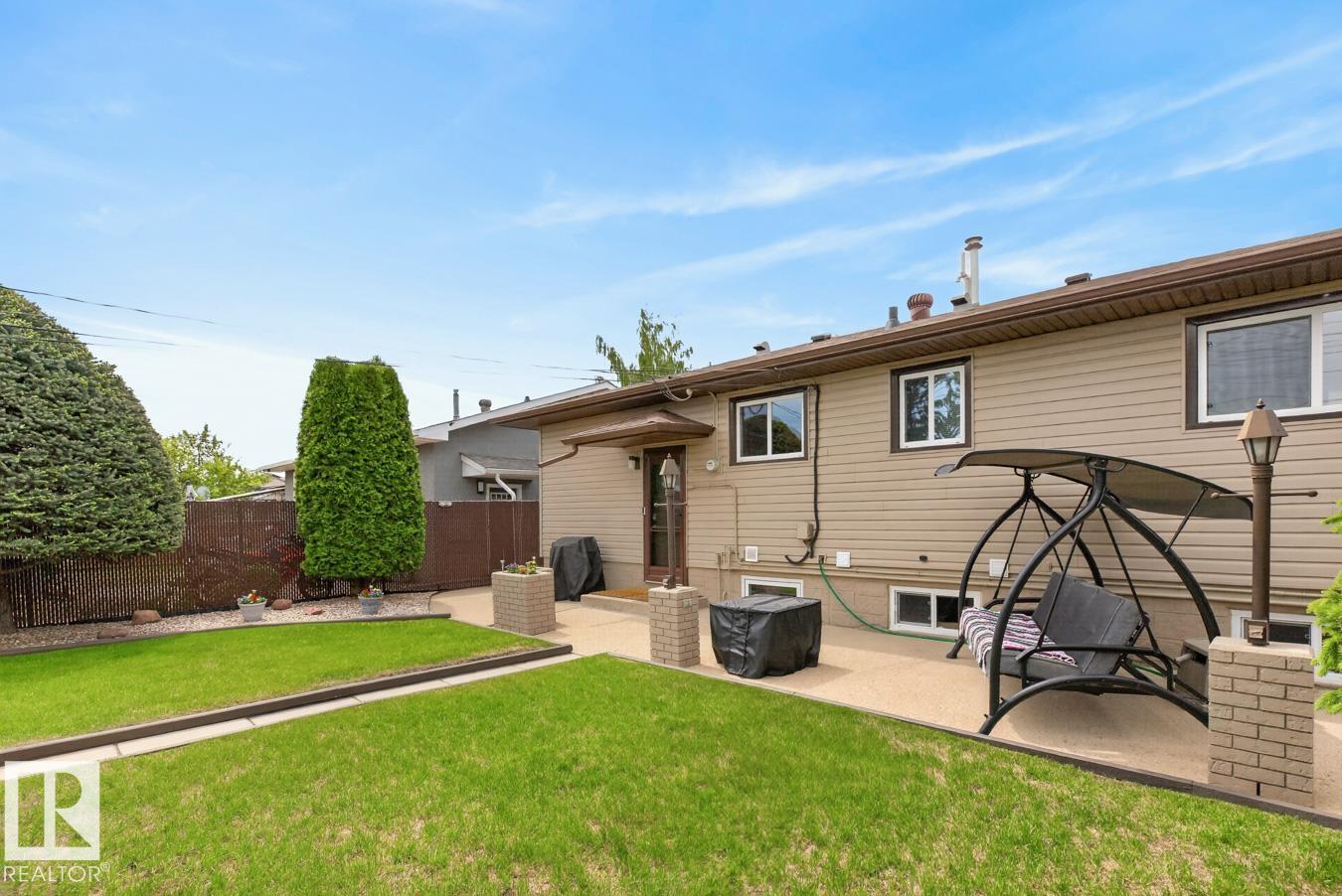 Photo 34 at 9523 52 Street NW, Ottewell, Edmonton