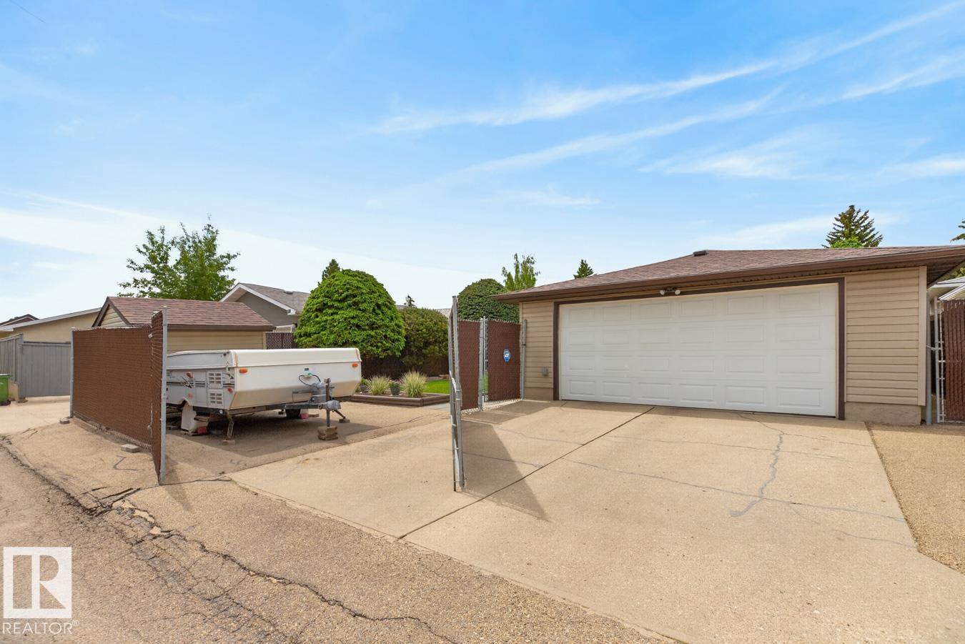Photo 38 at 9523 52 Street NW, Ottewell, Edmonton