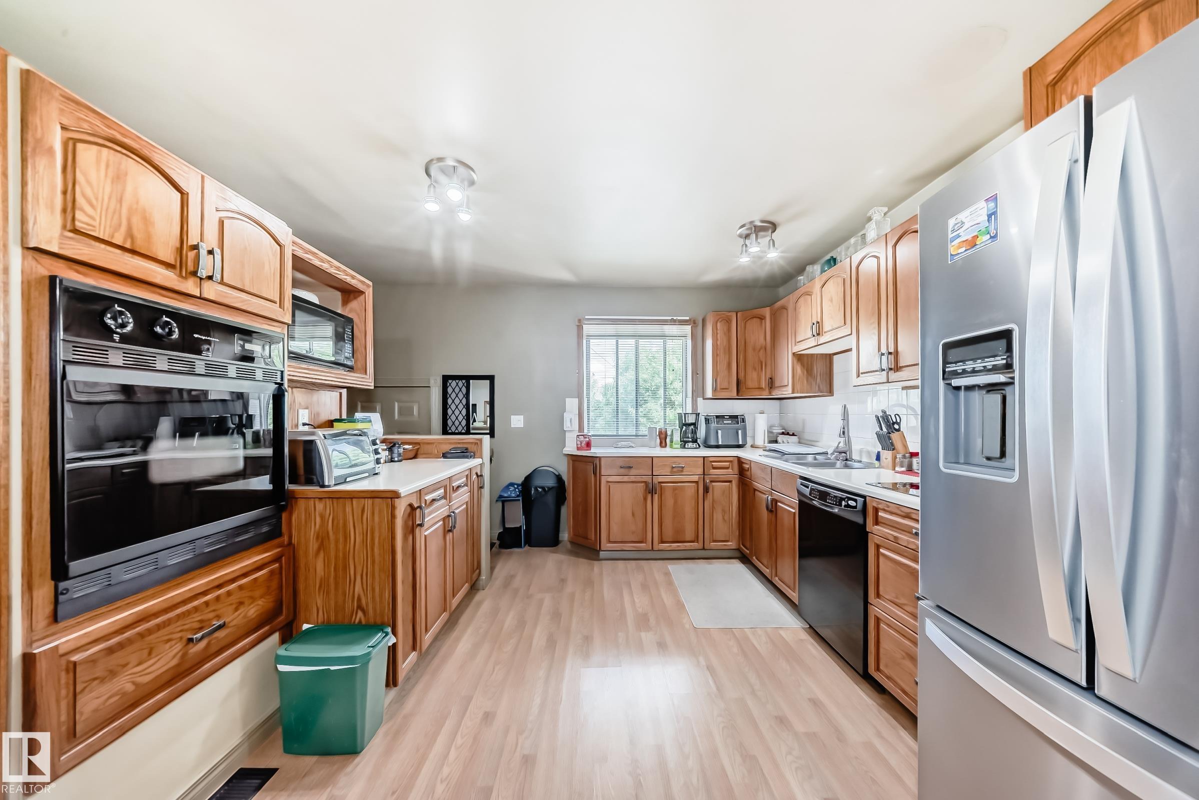 12137 44 Street NW, Beacon Heights, Edmonton