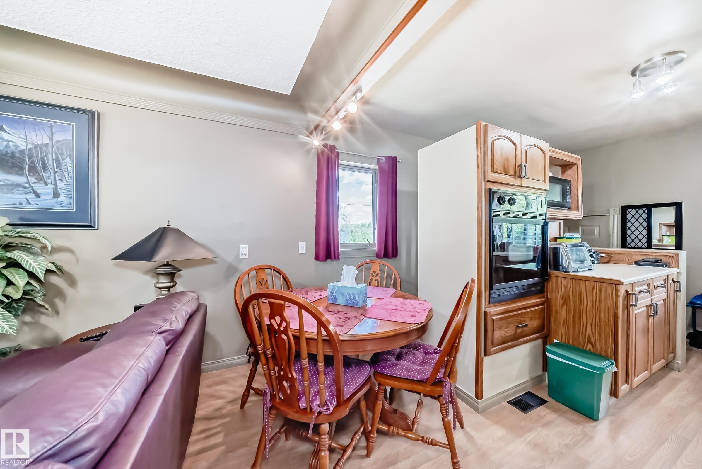 Photo 12 at 12137 44 Street NW, Beacon Heights, Edmonton