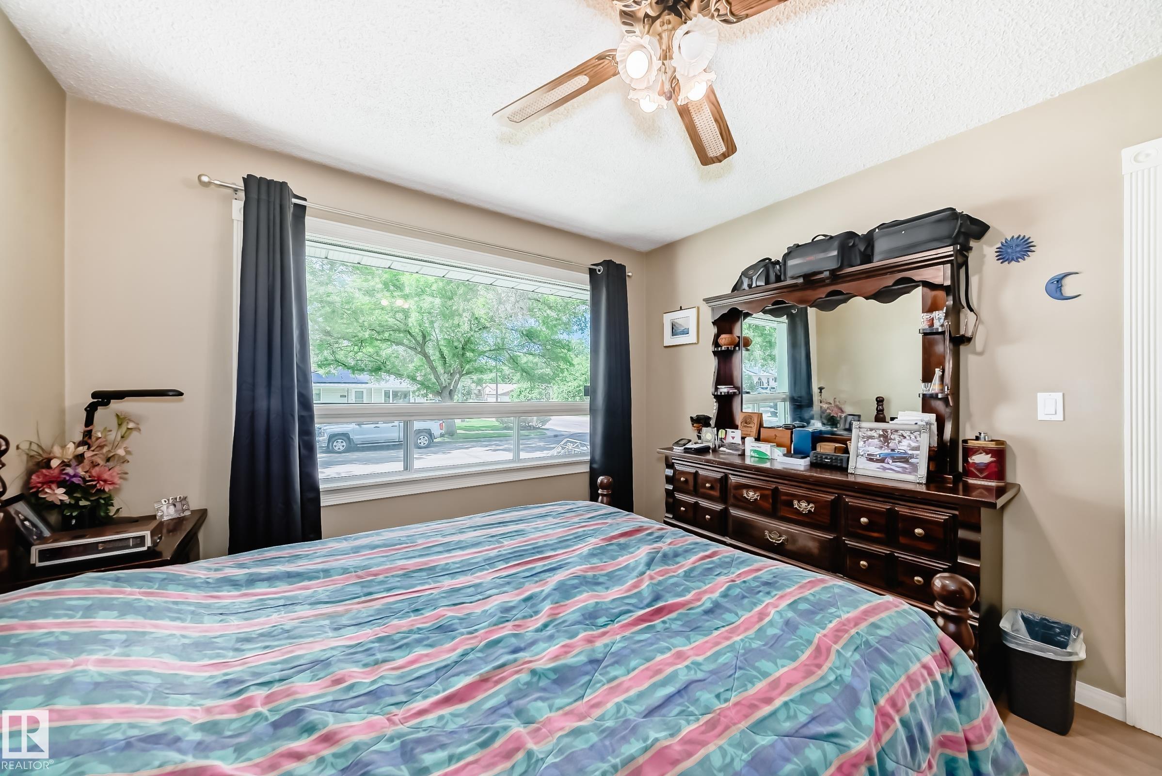 Photo 16 at 12137 44 Street NW, Beacon Heights, Edmonton