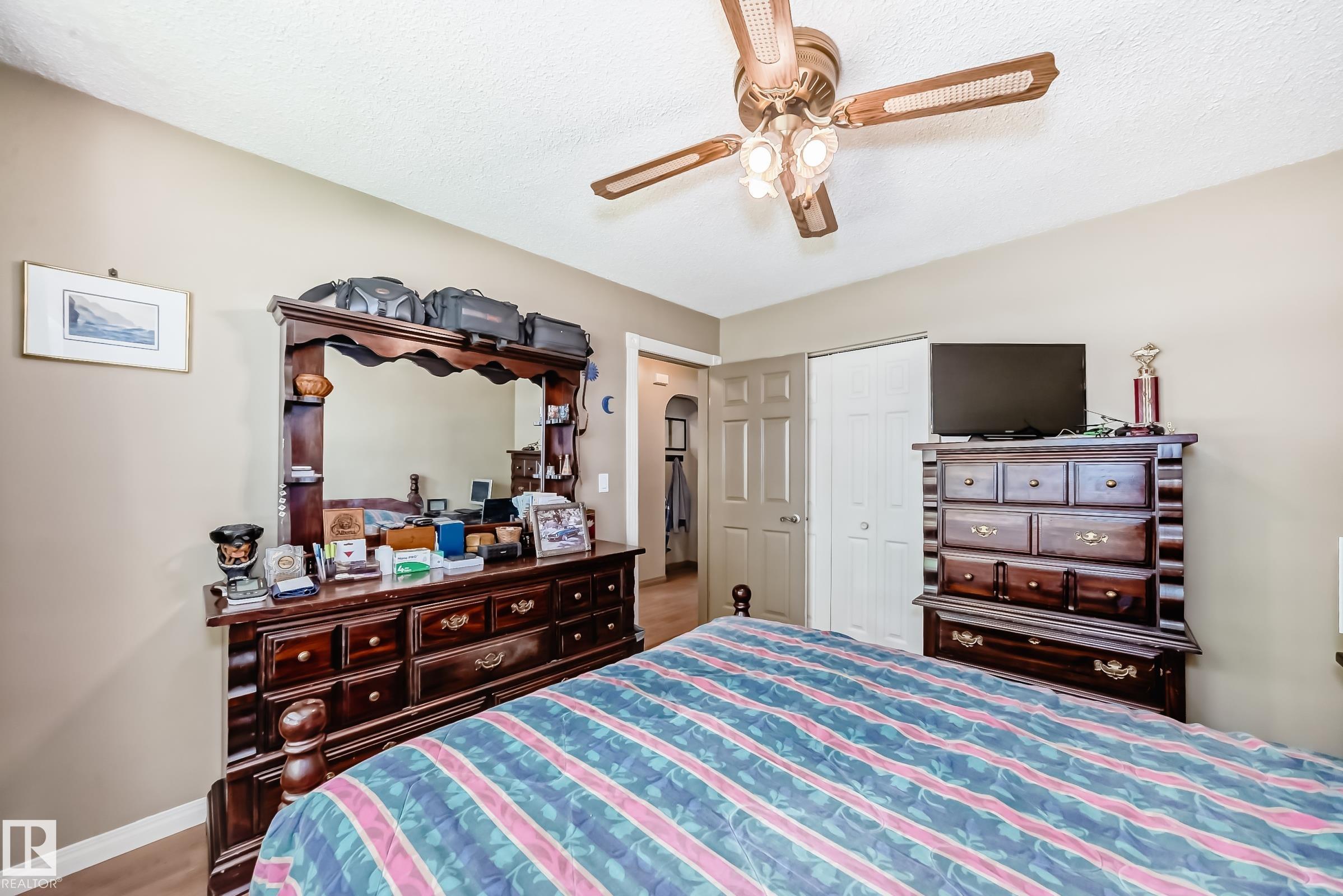 Photo 17 at 12137 44 Street NW, Beacon Heights, Edmonton