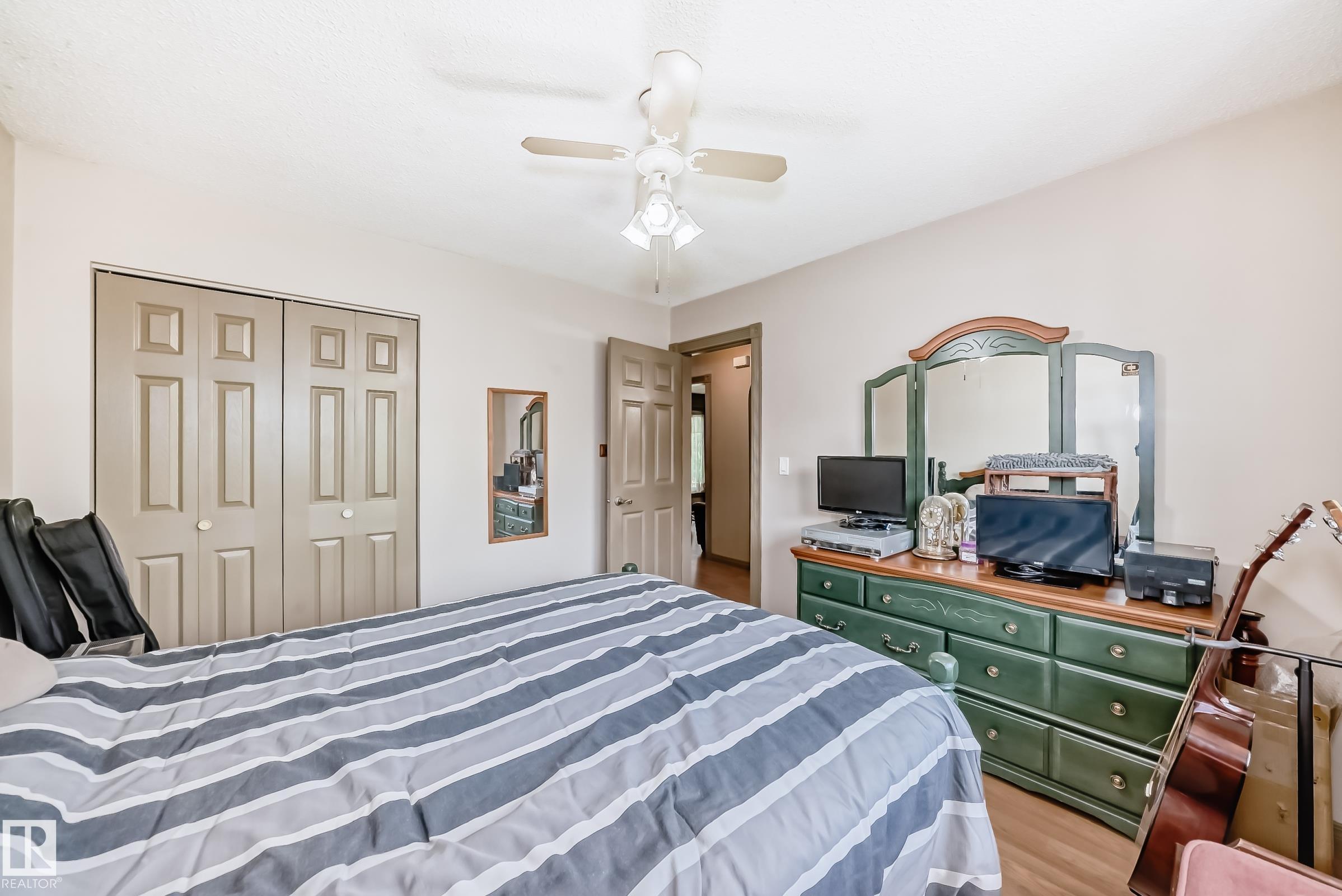 Photo 21 at 12137 44 Street NW, Beacon Heights, Edmonton
