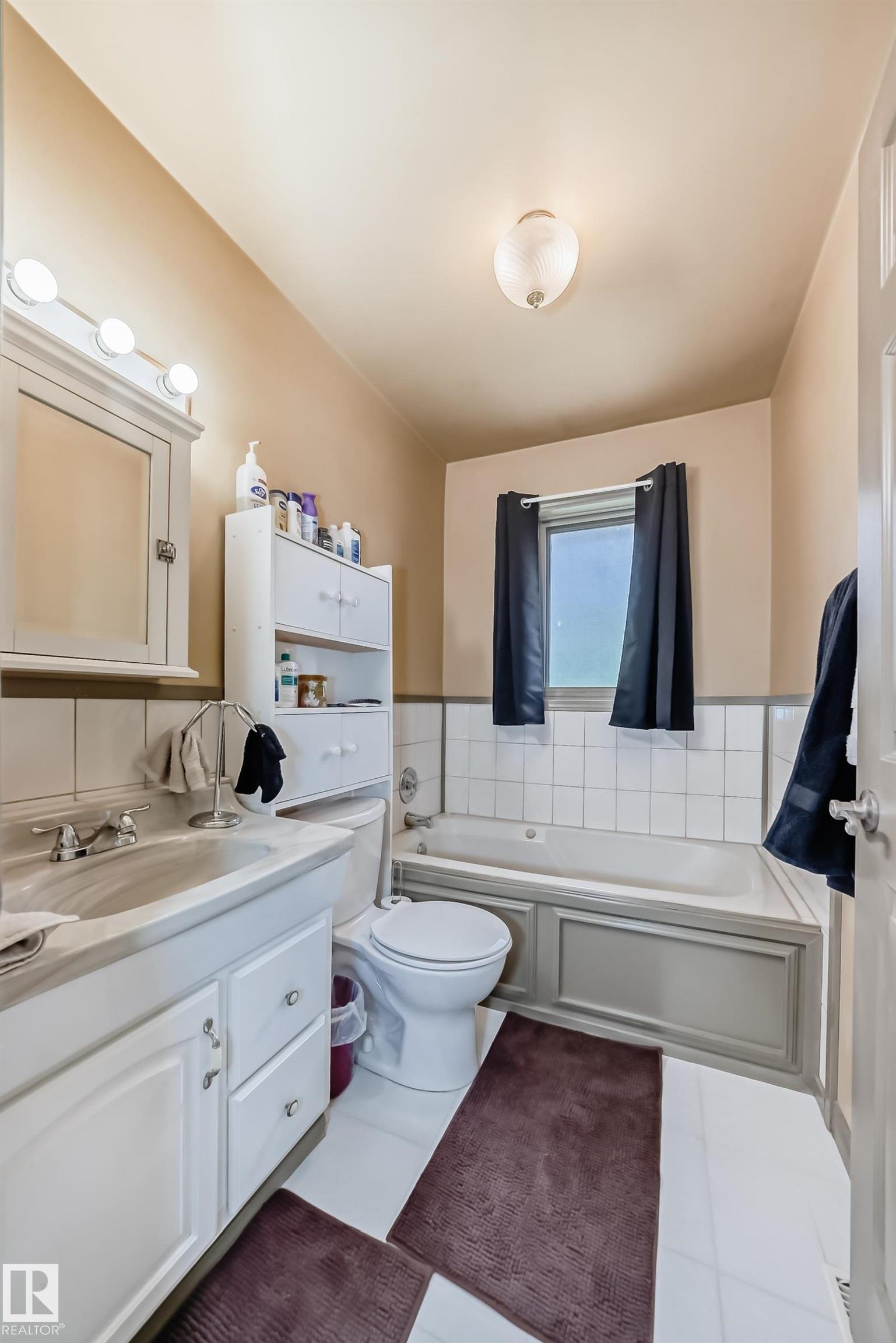 Photo 24 at 12137 44 Street NW, Beacon Heights, Edmonton