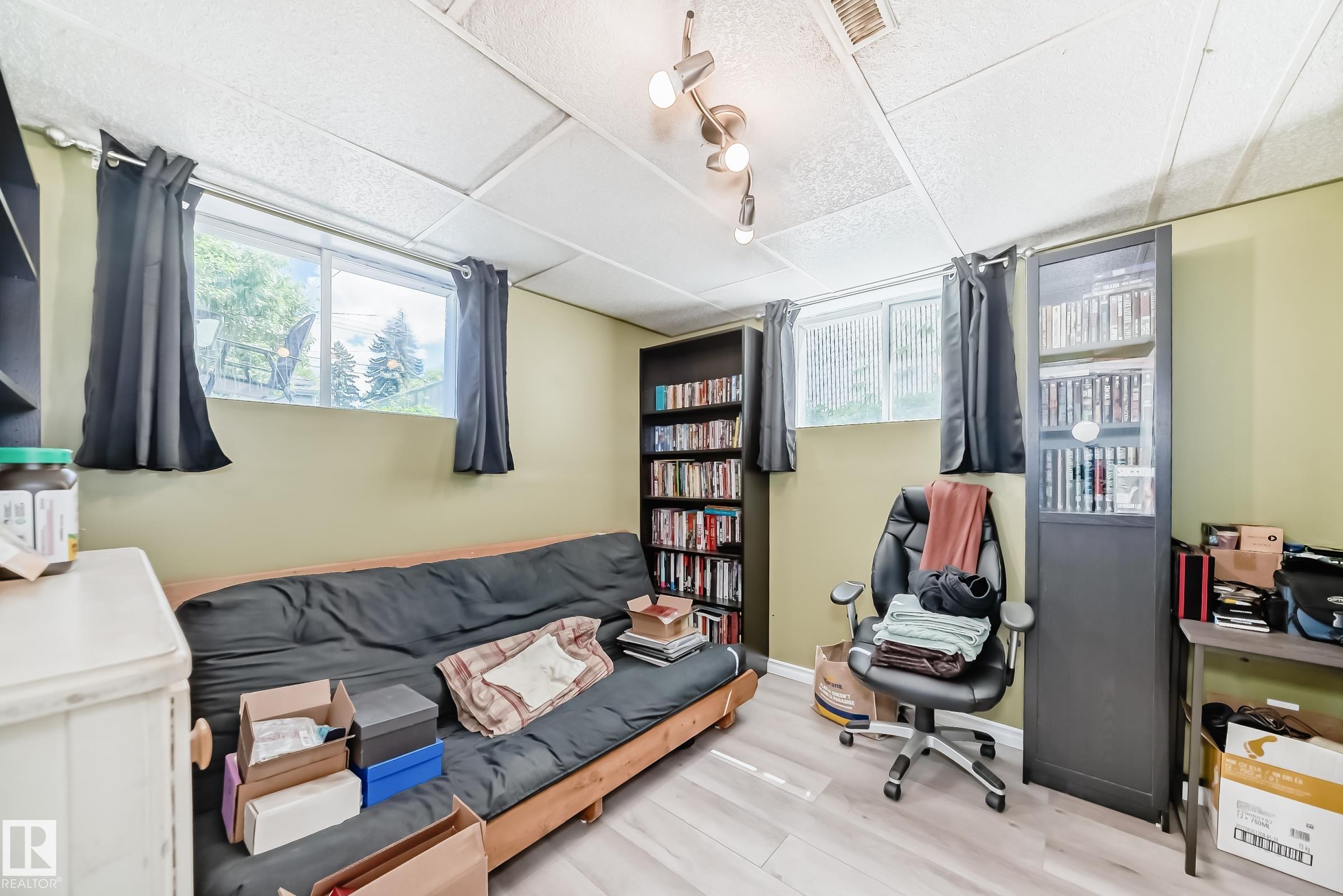 Photo 34 at 12137 44 Street NW, Beacon Heights, Edmonton