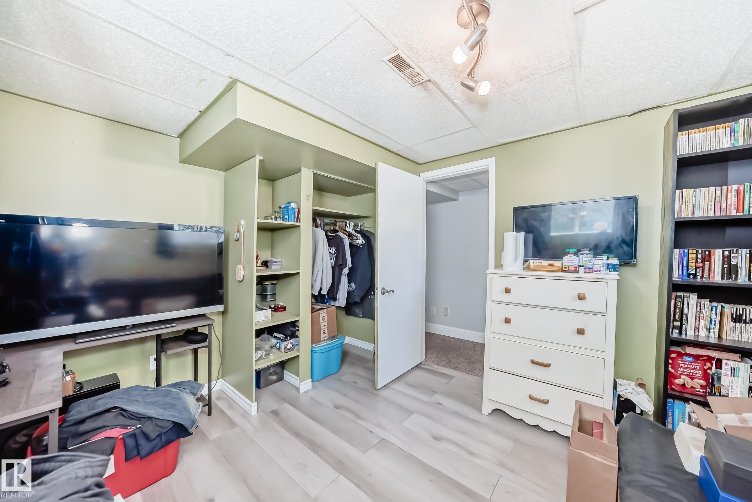 Photo 35 at 12137 44 Street NW, Beacon Heights, Edmonton