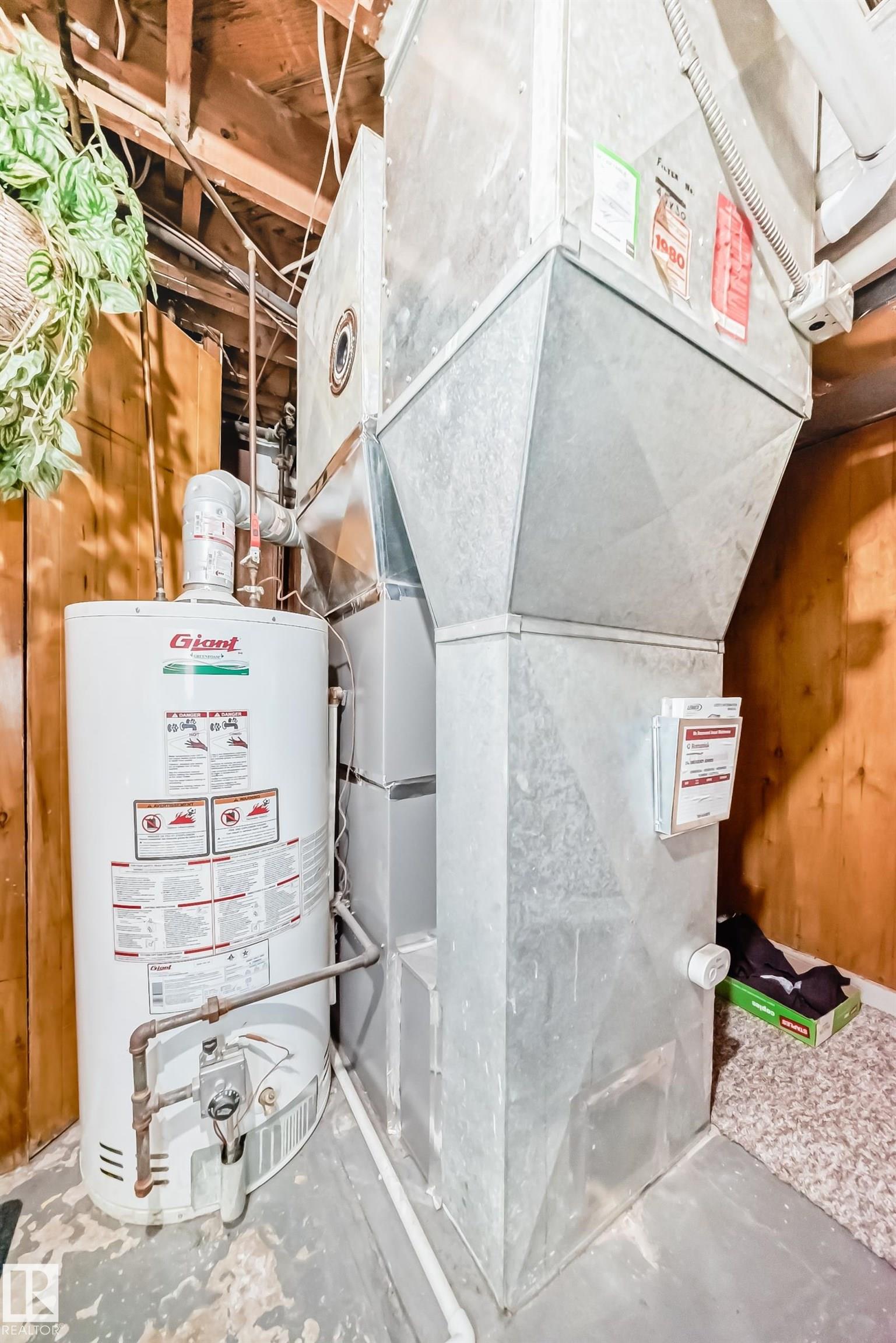 Photo 39 at 12137 44 Street NW, Beacon Heights, Edmonton