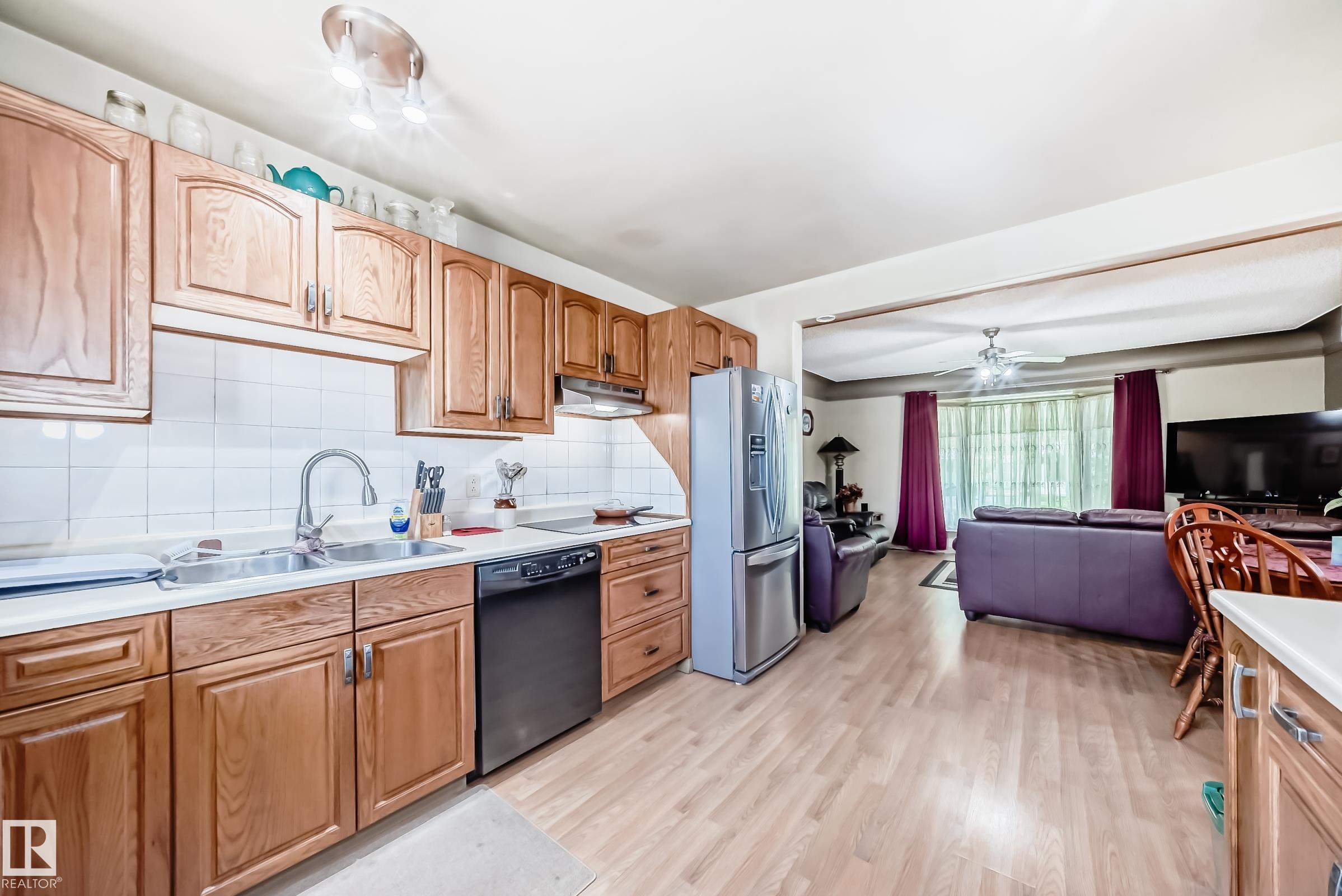 12137 44 Street NW, Beacon Heights, Edmonton