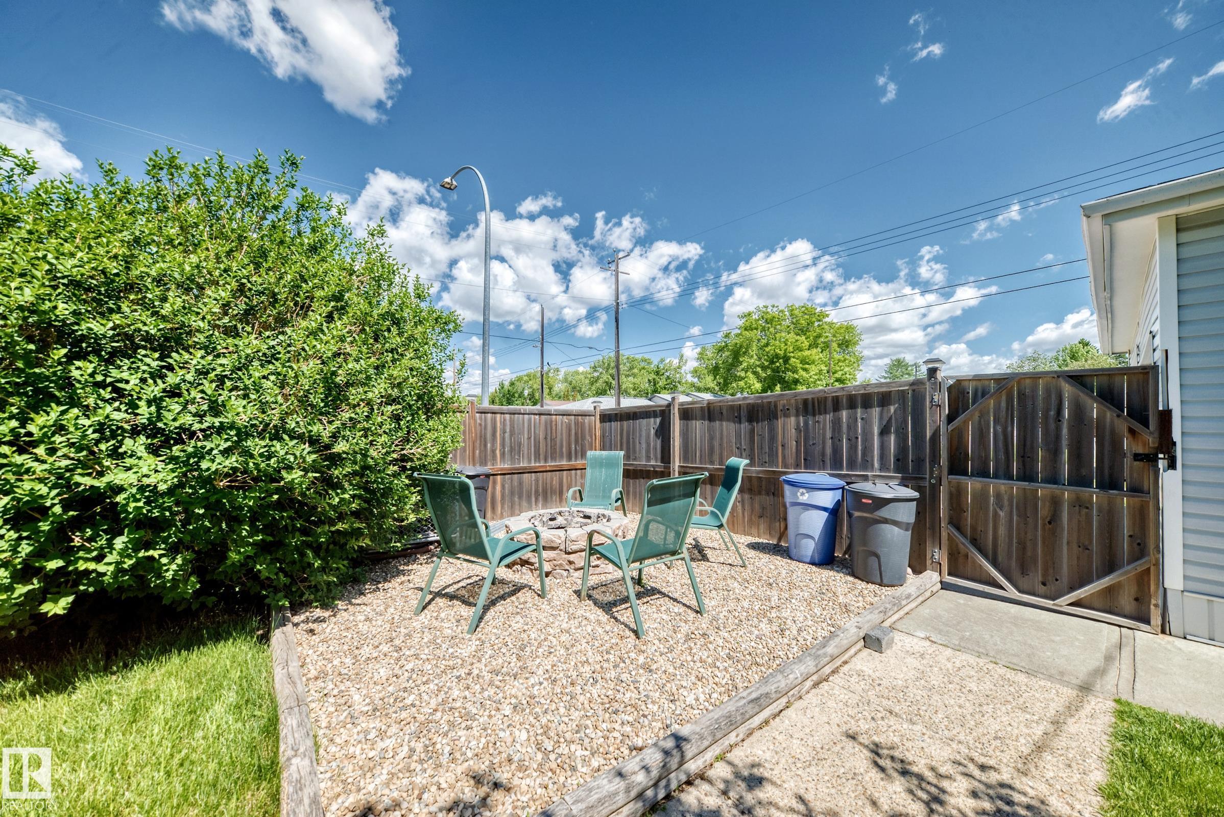Photo 46 at 12137 44 Street NW, Beacon Heights, Edmonton