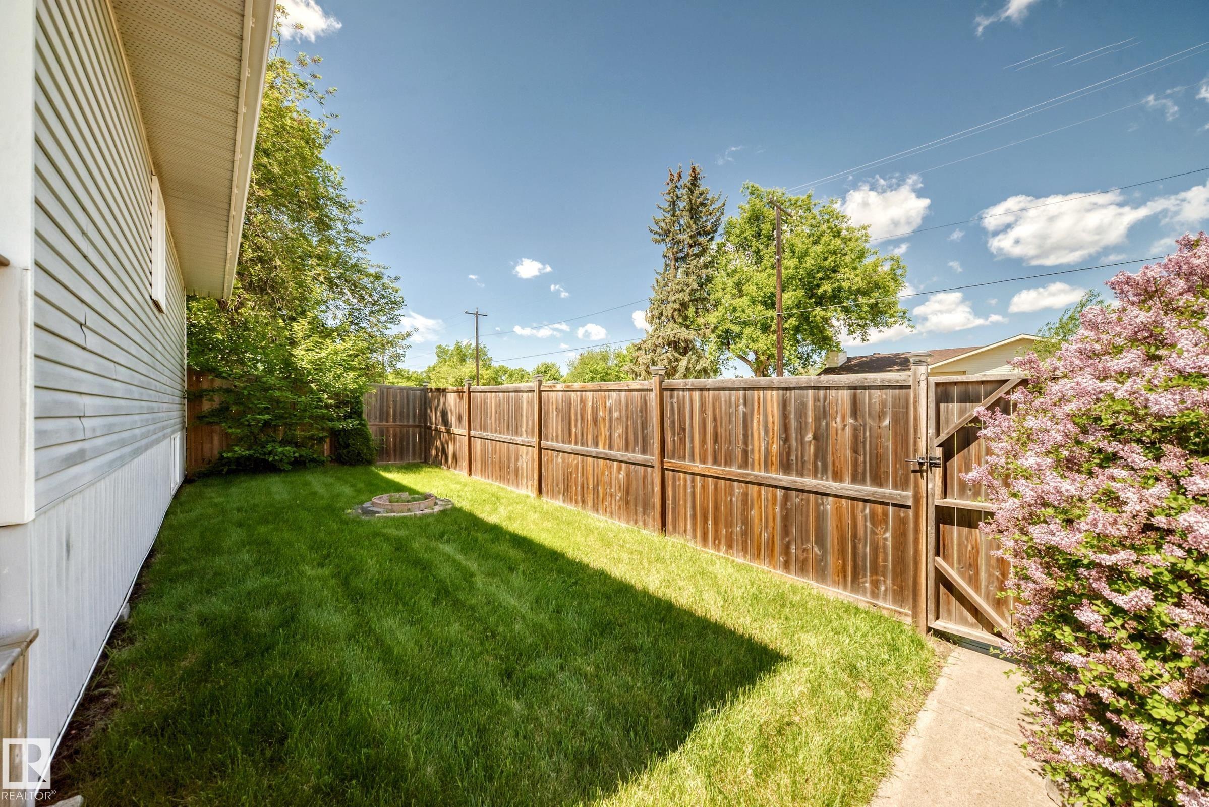Photo 52 at 12137 44 Street NW, Beacon Heights, Edmonton