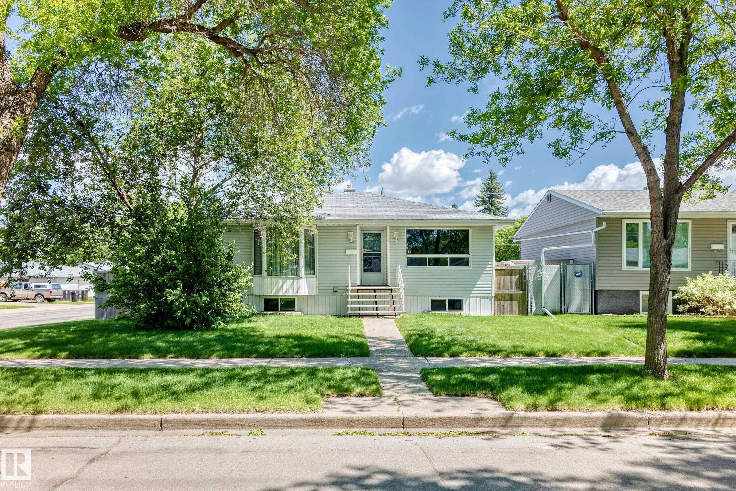 Photo 54 at 12137 44 Street NW, Beacon Heights, Edmonton