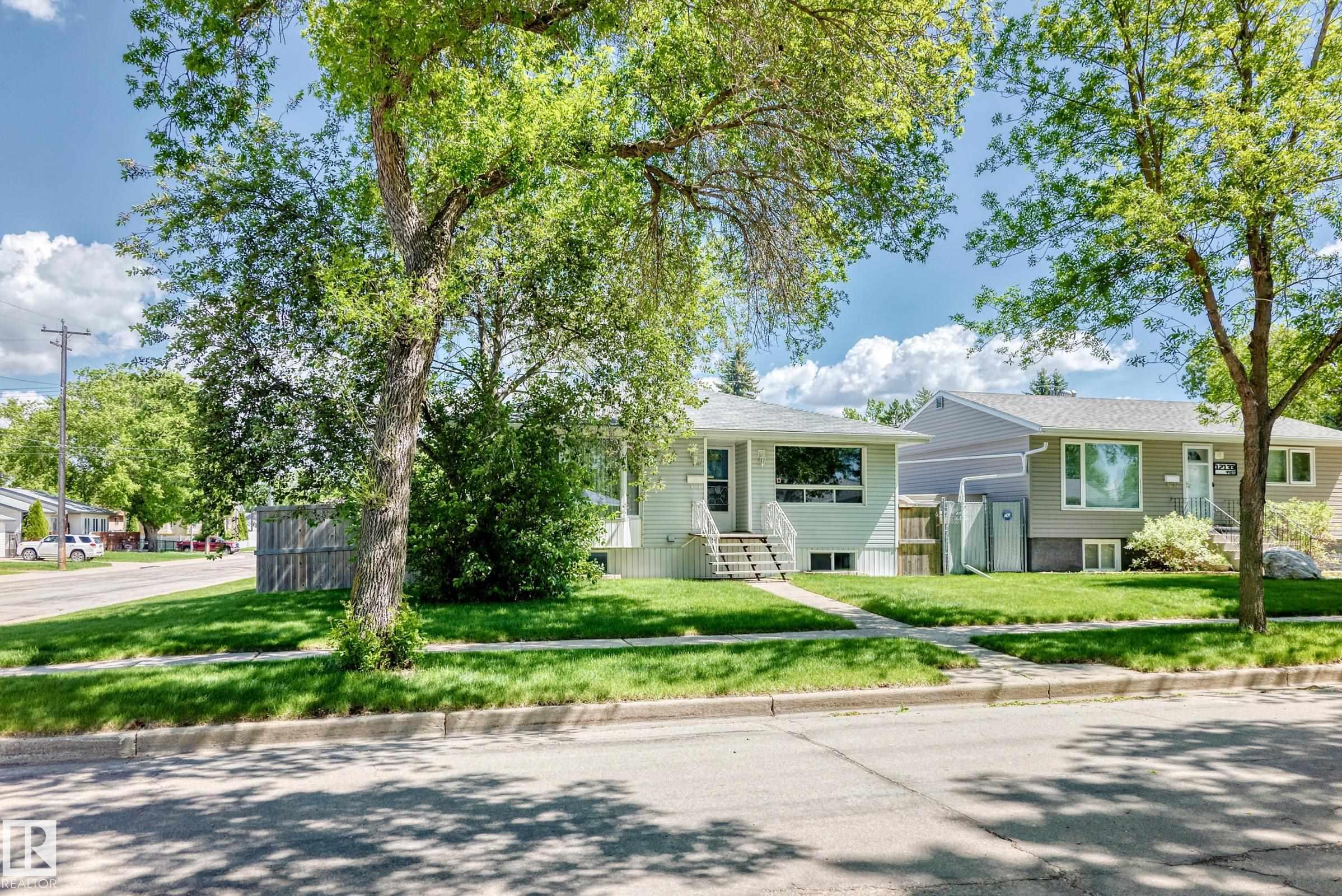 Photo 55 at 12137 44 Street NW, Beacon Heights, Edmonton