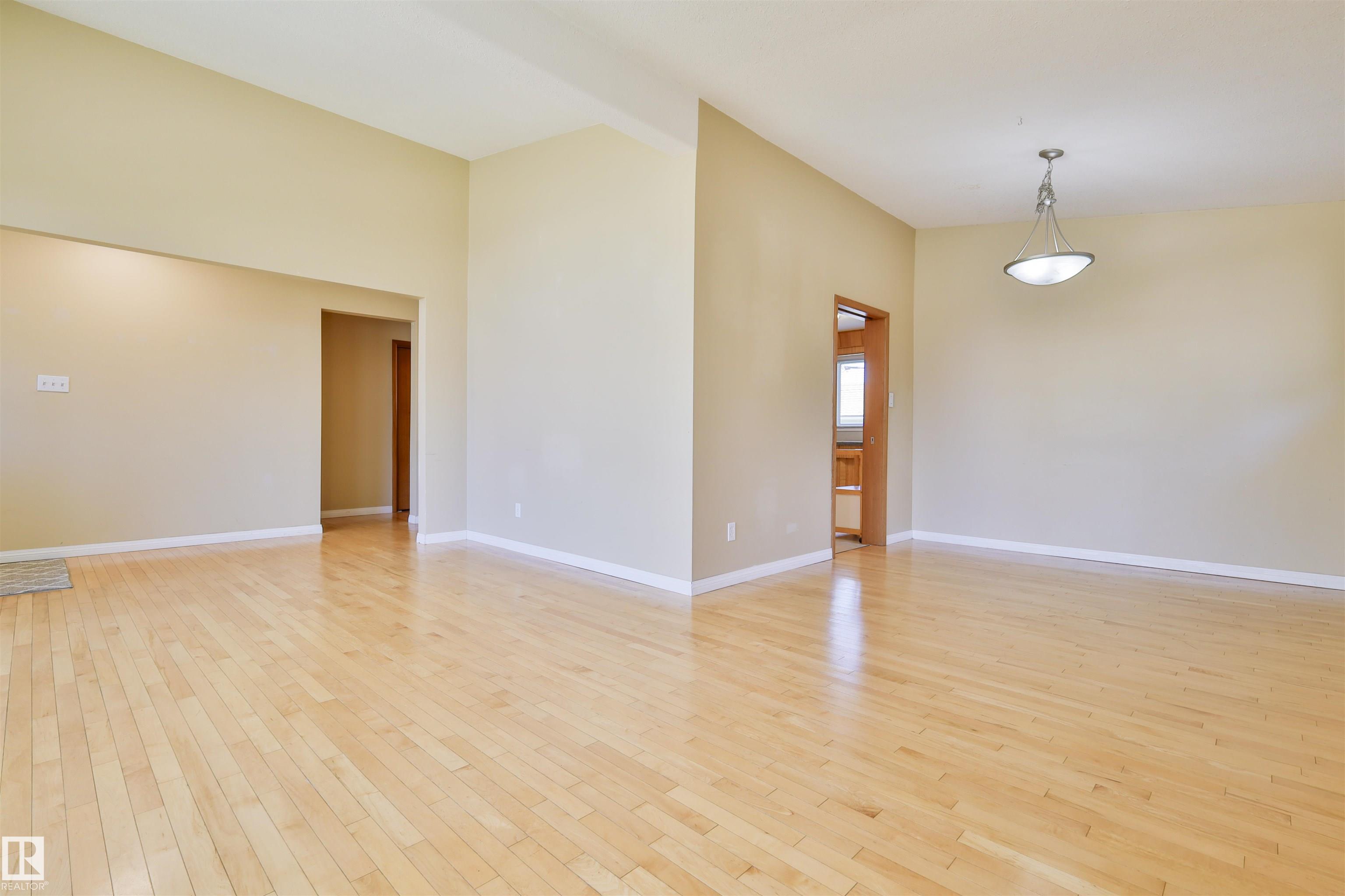 Photo 14 at 4015 120 Street NW, Aspen Gardens, Edmonton