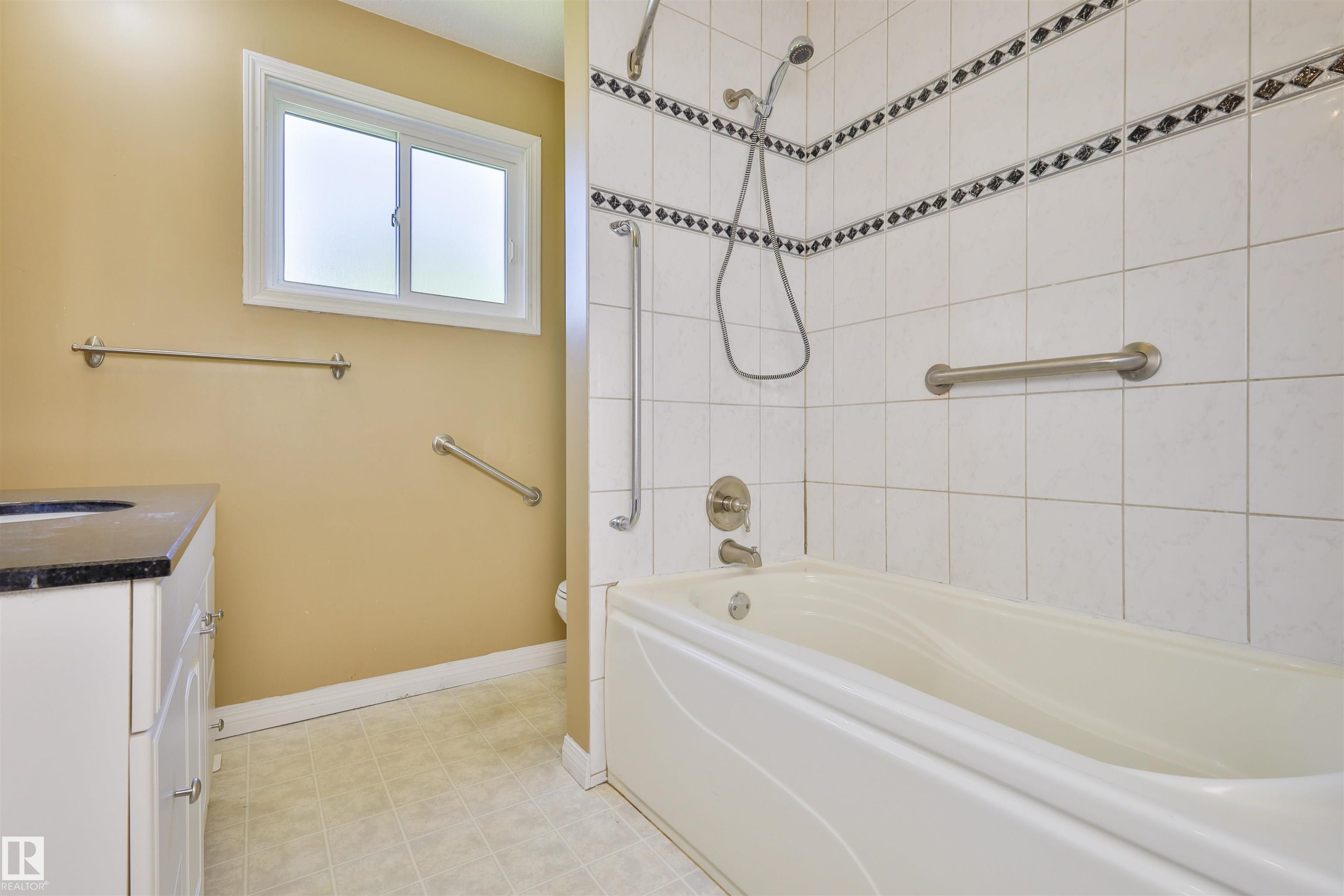 Photo 18 at 4015 120 Street NW, Aspen Gardens, Edmonton