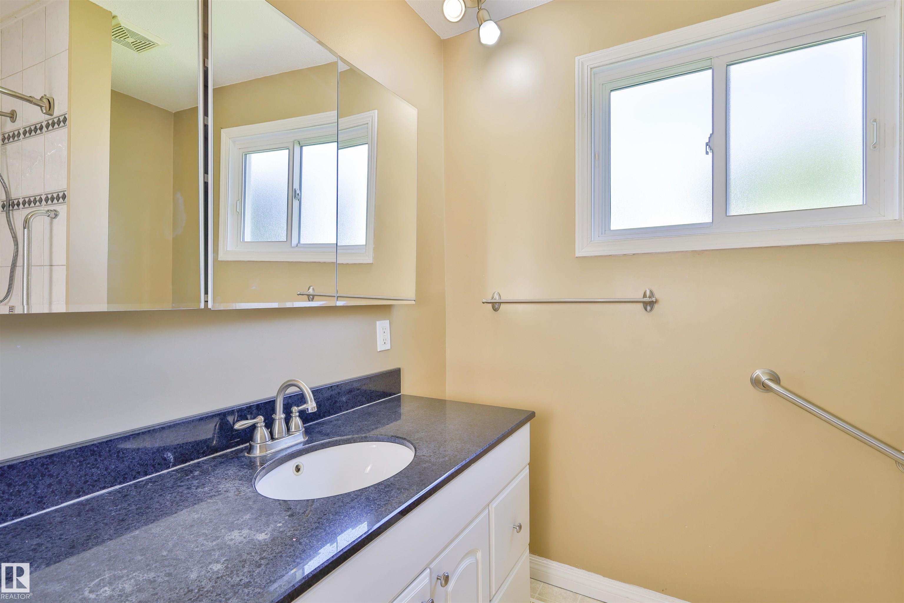 Photo 20 at 4015 120 Street NW, Aspen Gardens, Edmonton