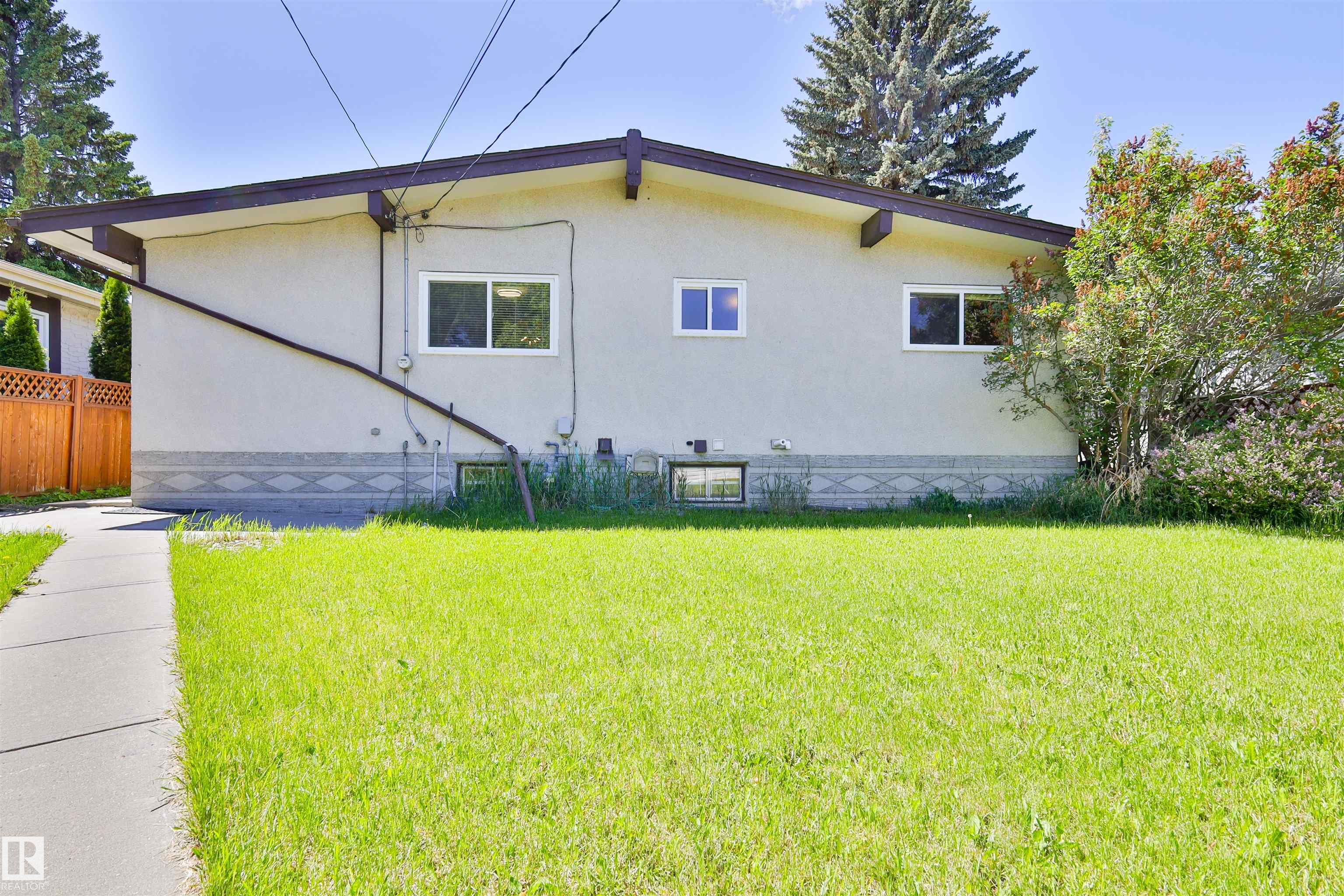 Photo 6 at 4015 120 Street NW, Aspen Gardens, Edmonton