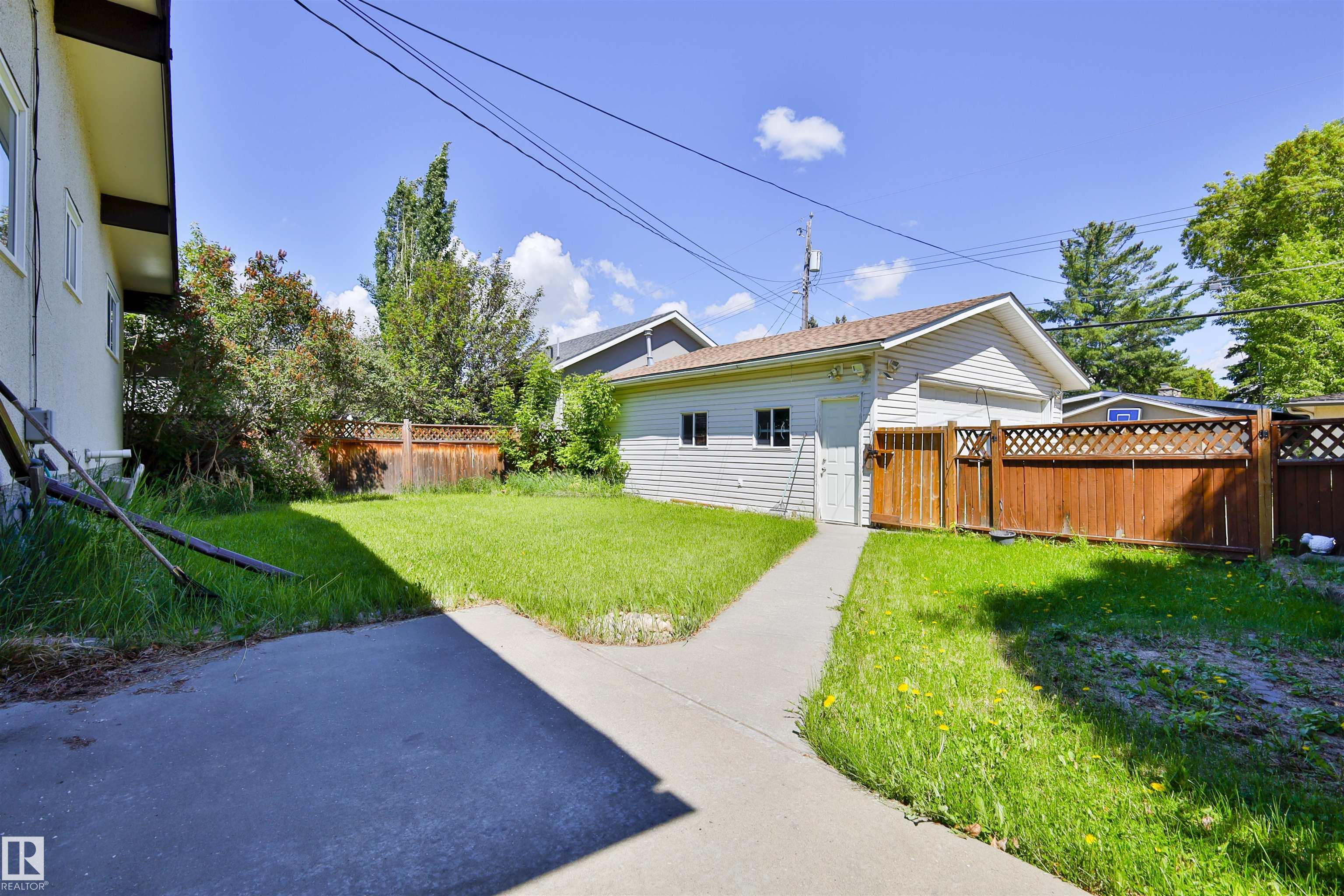 Photo 8 at 4015 120 Street NW, Aspen Gardens, Edmonton