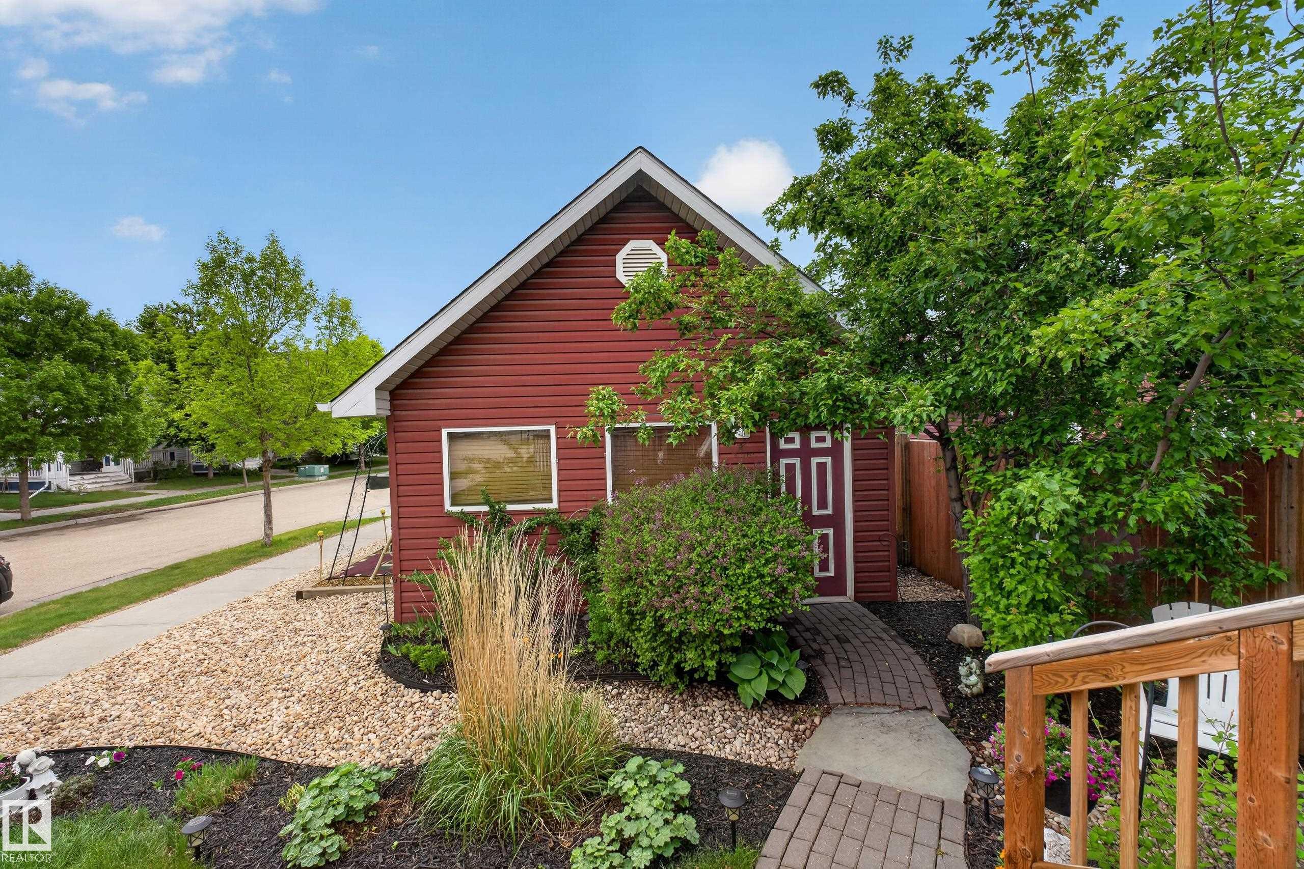 Photo 25 at 7318 22 Avenue SW, Summerside, Edmonton