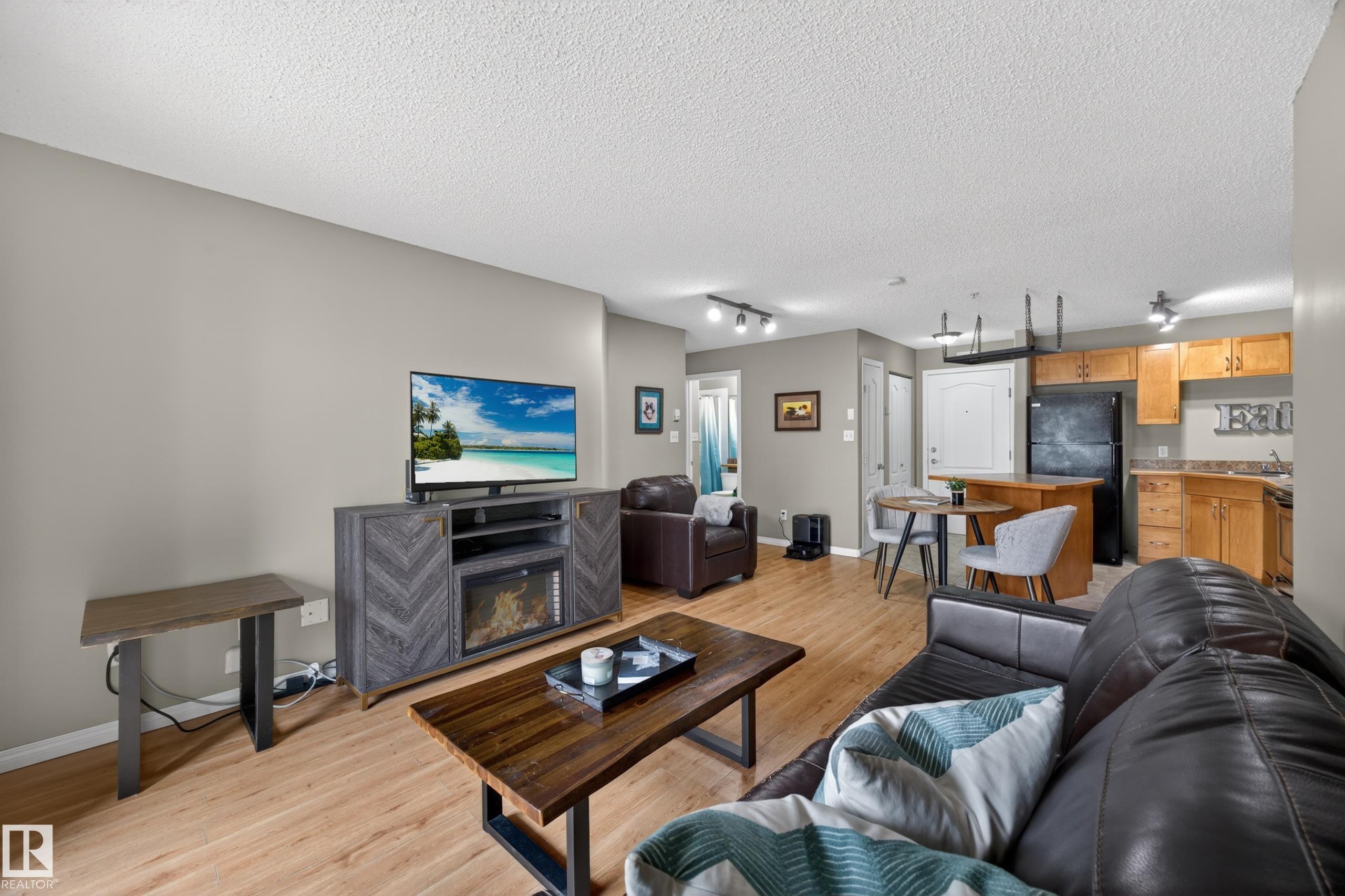 Photo 11 at 111 - 3425 19, Wild Rose, Edmonton