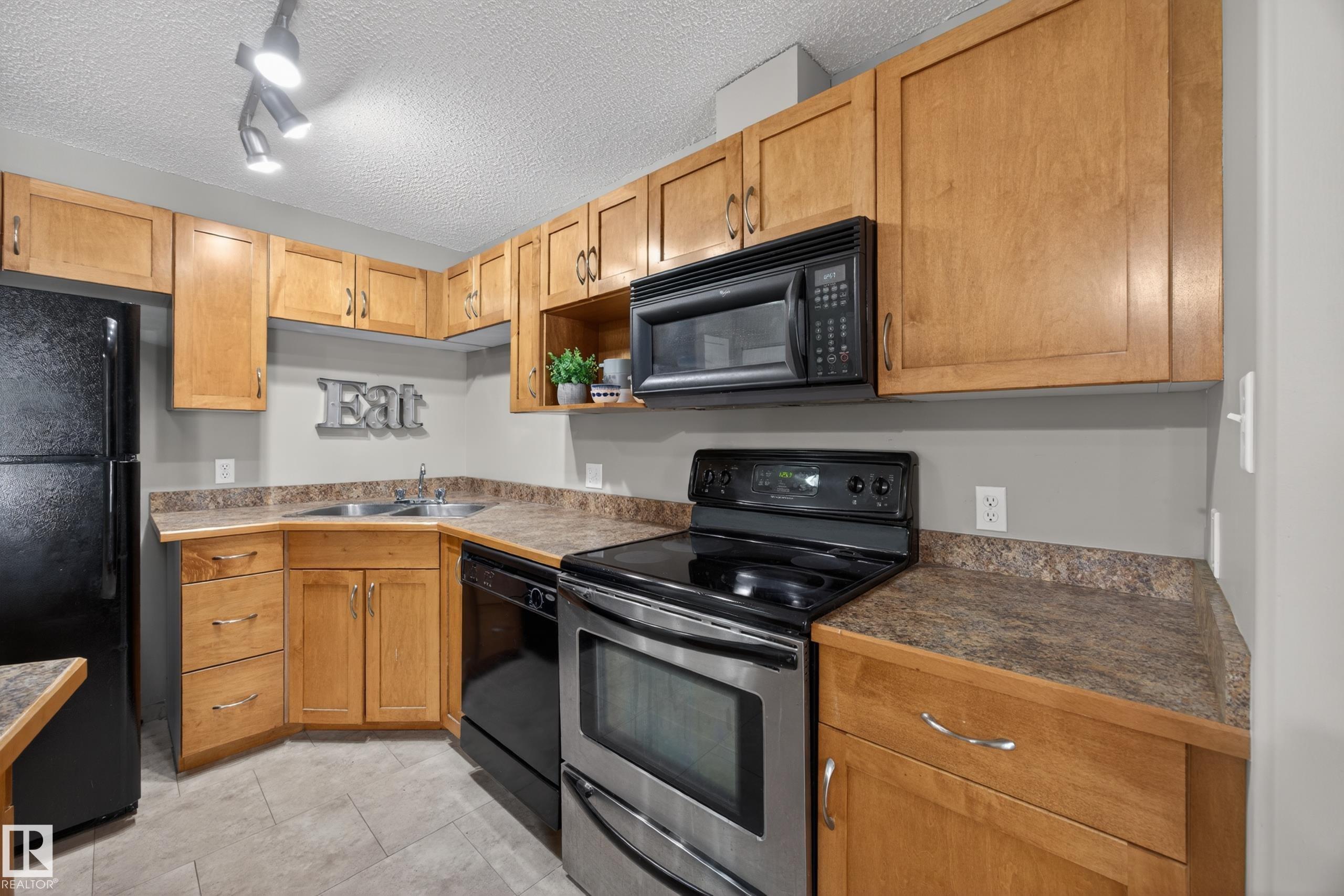 111 - 3425 19, Wild Rose, Edmonton