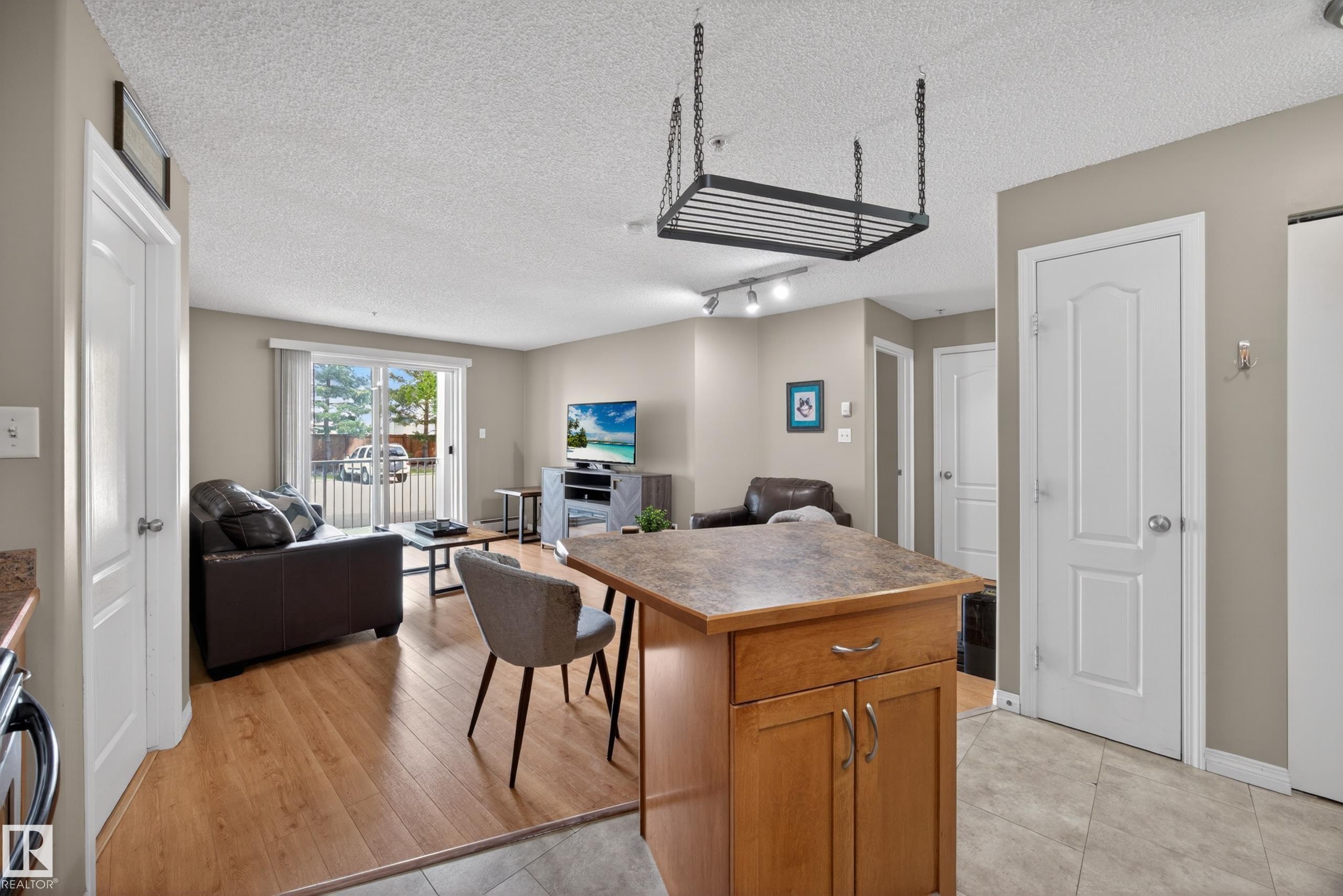 Photo 6 at 111 - 3425 19, Wild Rose, Edmonton