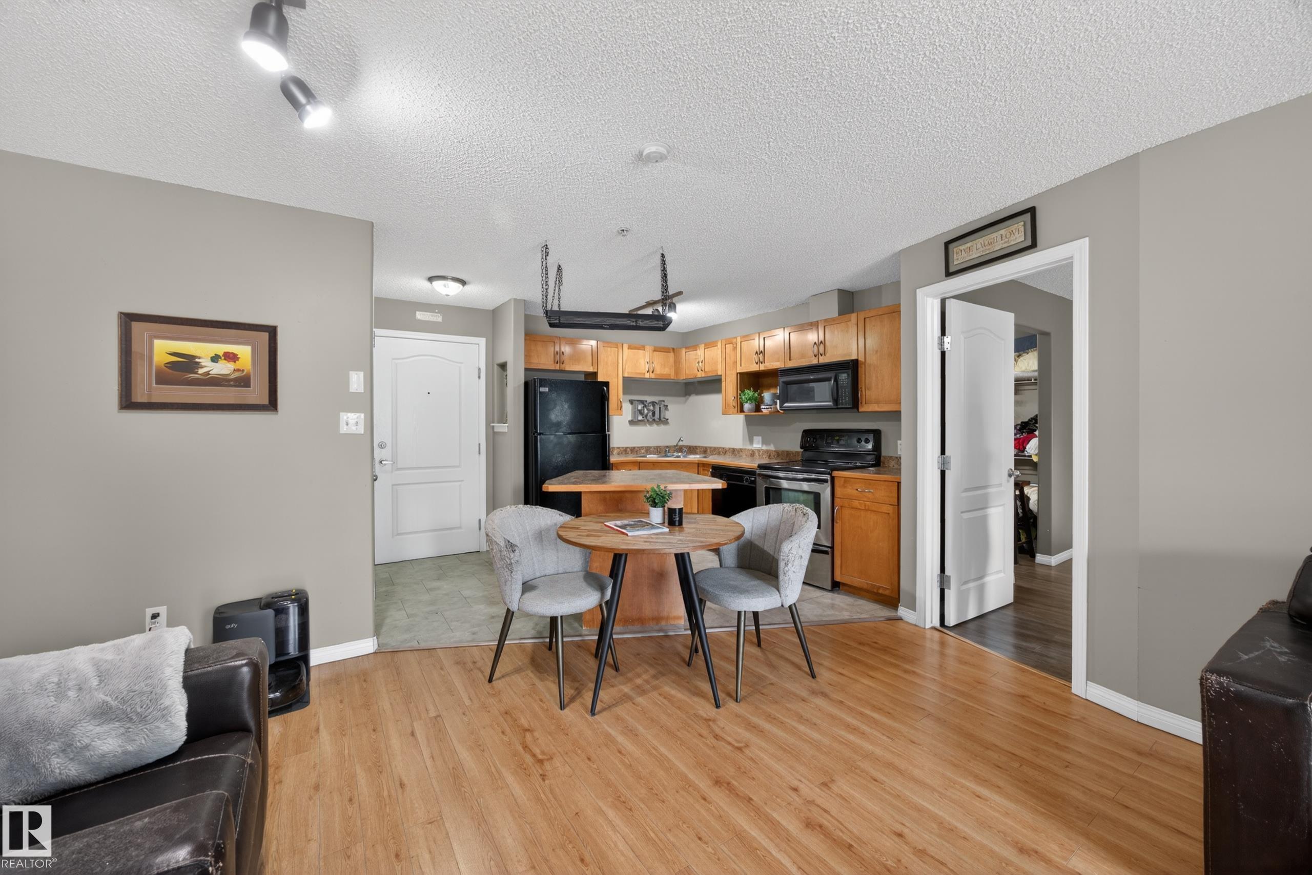 Photo 7 at 111 - 3425 19, Wild Rose, Edmonton