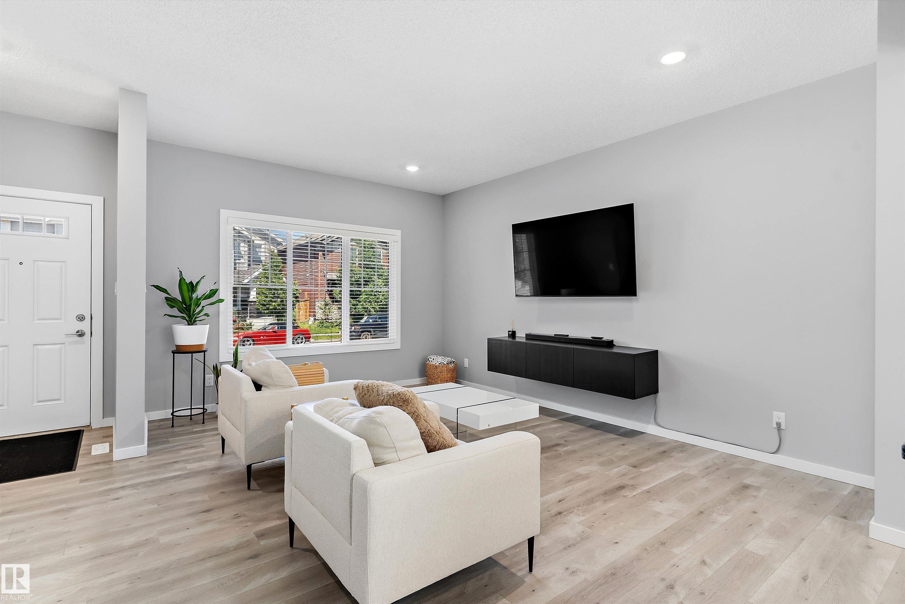 Picture for 15927 13 AV SW